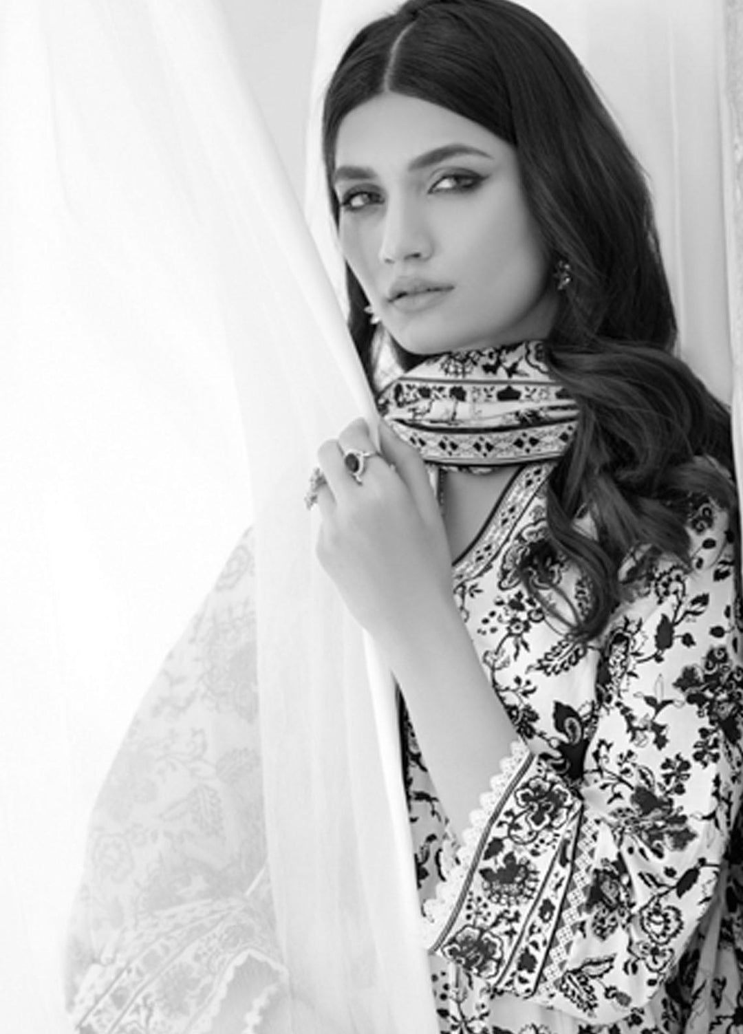 Gul Ahmed Printed Lawn Suits Unstitched 2 Piece GA23BW BT-32003 - Summer Collection