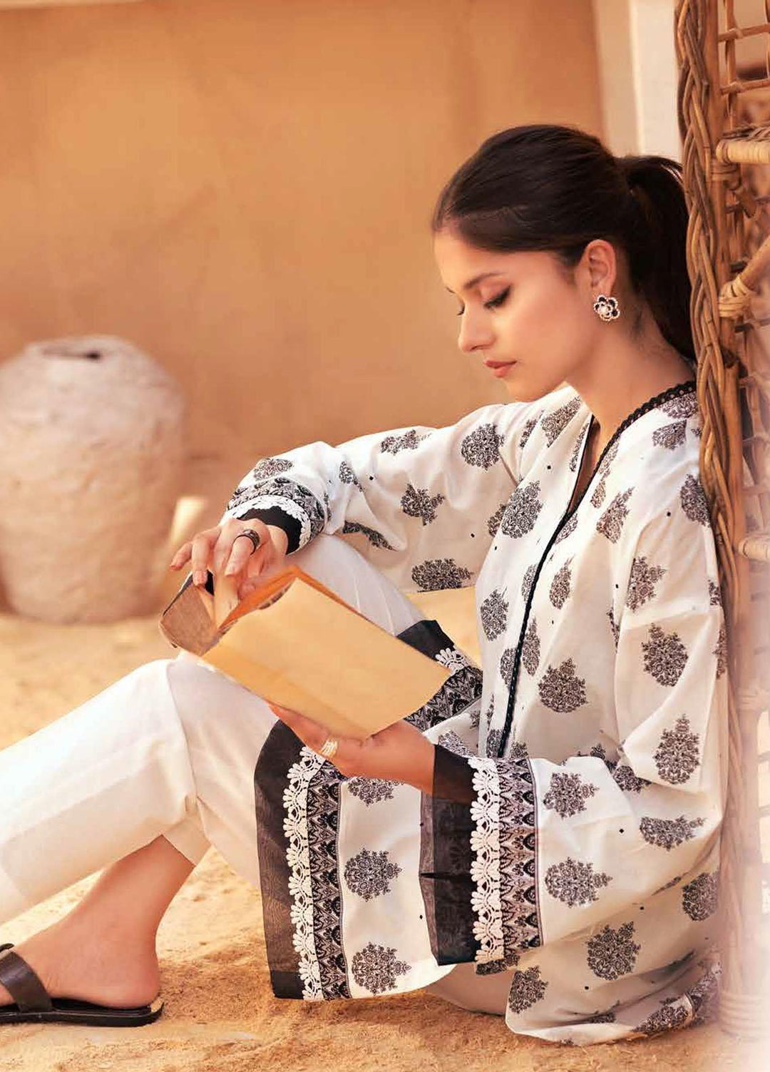 Gul Ahmed Printed Lawn Suits Unstitched 2 Piece GA23BW BT-32006 - Summer Collection