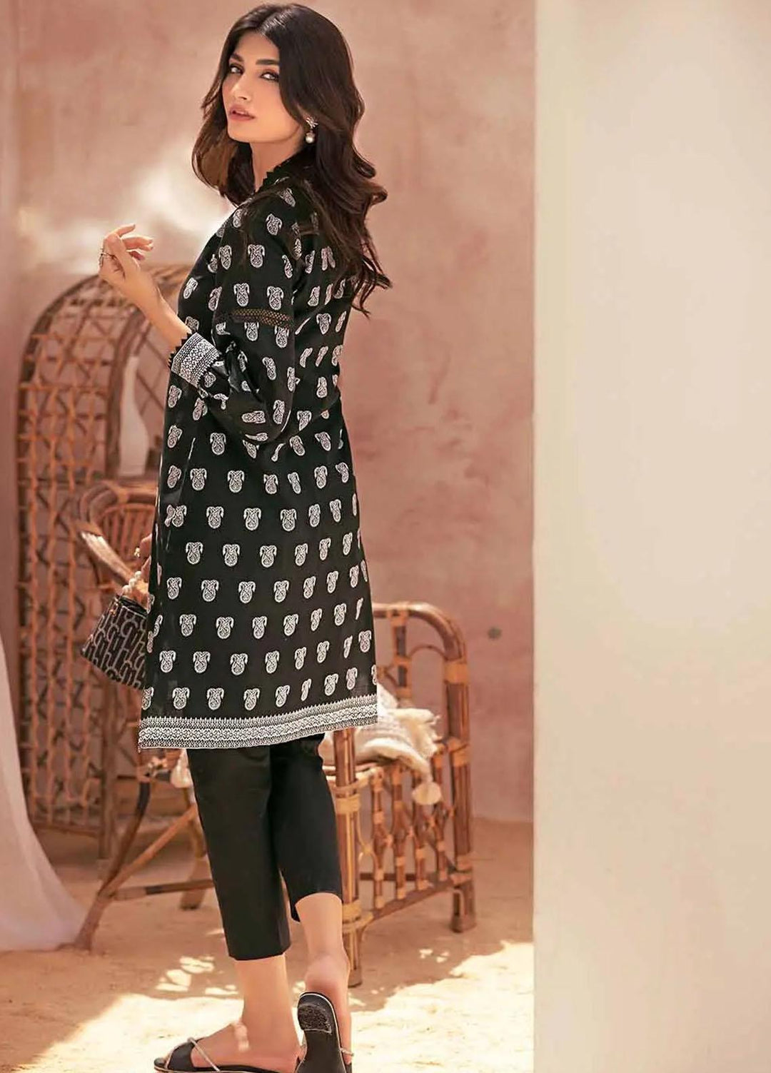 Gul Ahmed Printed Lawn Suits Unstitched 2 Piece GA23BW BT-32008 - Summer Collection