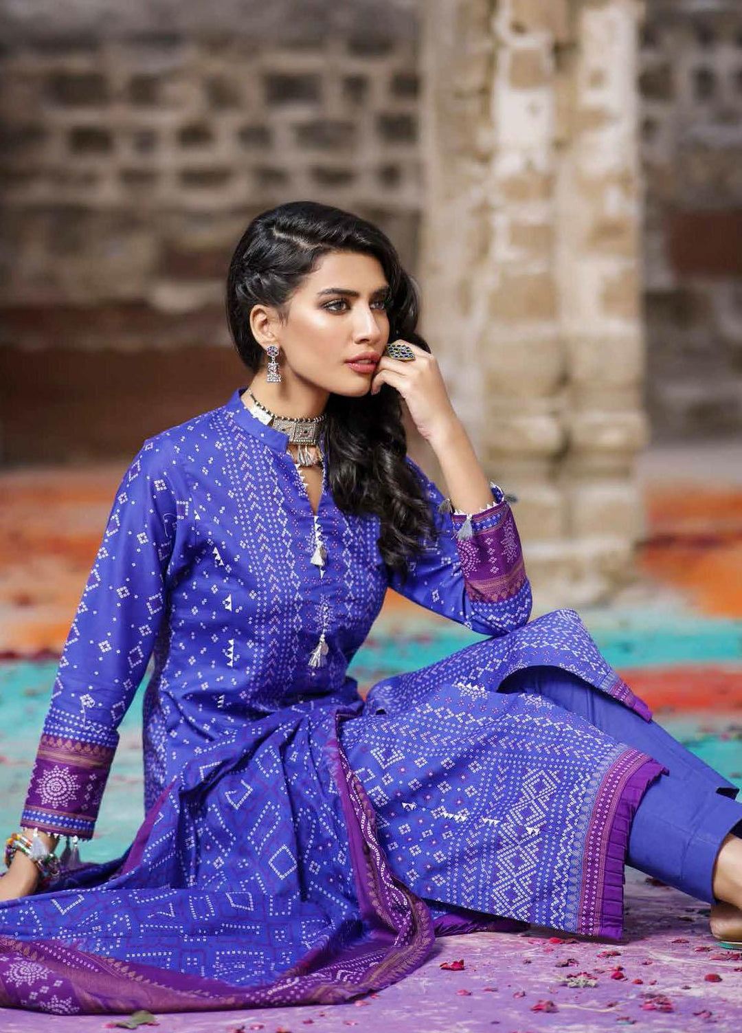 Chunri By Gul Ahmed Printed Lawn Suits Unstitched 3 Piece GA21C CL1204B - Summer Collection