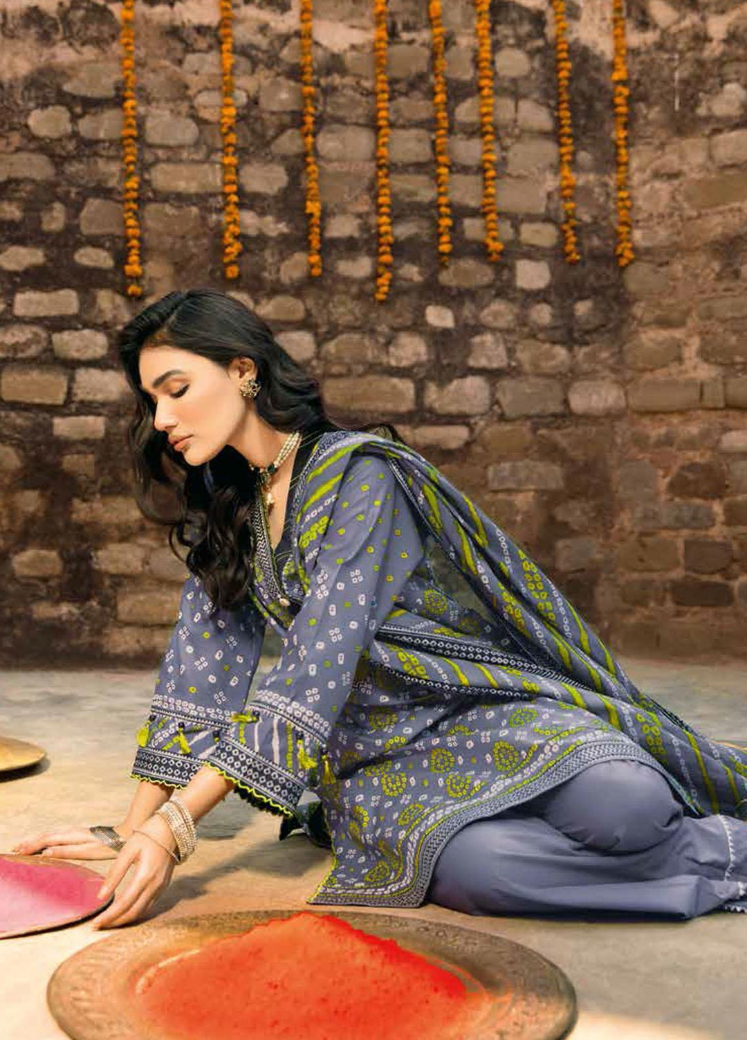 Gul Ahmed Printed Lawn Suits Unstitched 3 Piece GA22CHL CL-22036 B - Summer Lawn Collection