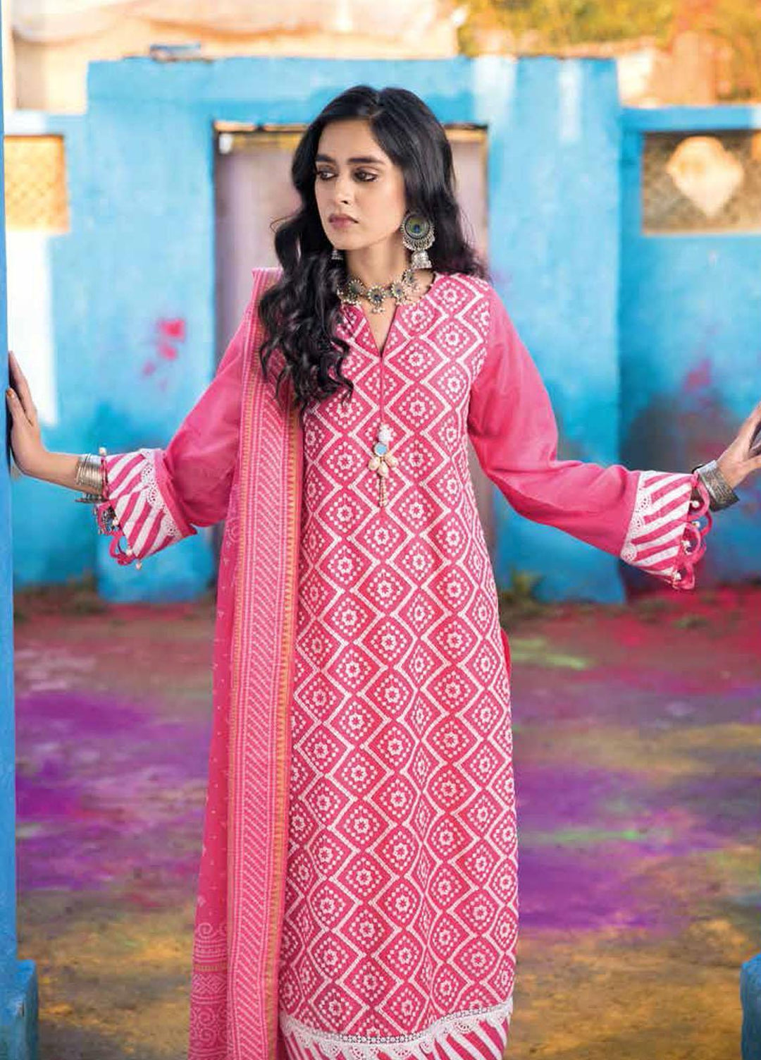 Gul Ahmed Embroidered Lawn Suits Unstitched 3 Piece GA22CHL CL-22039 - Summer Lawn Collection
