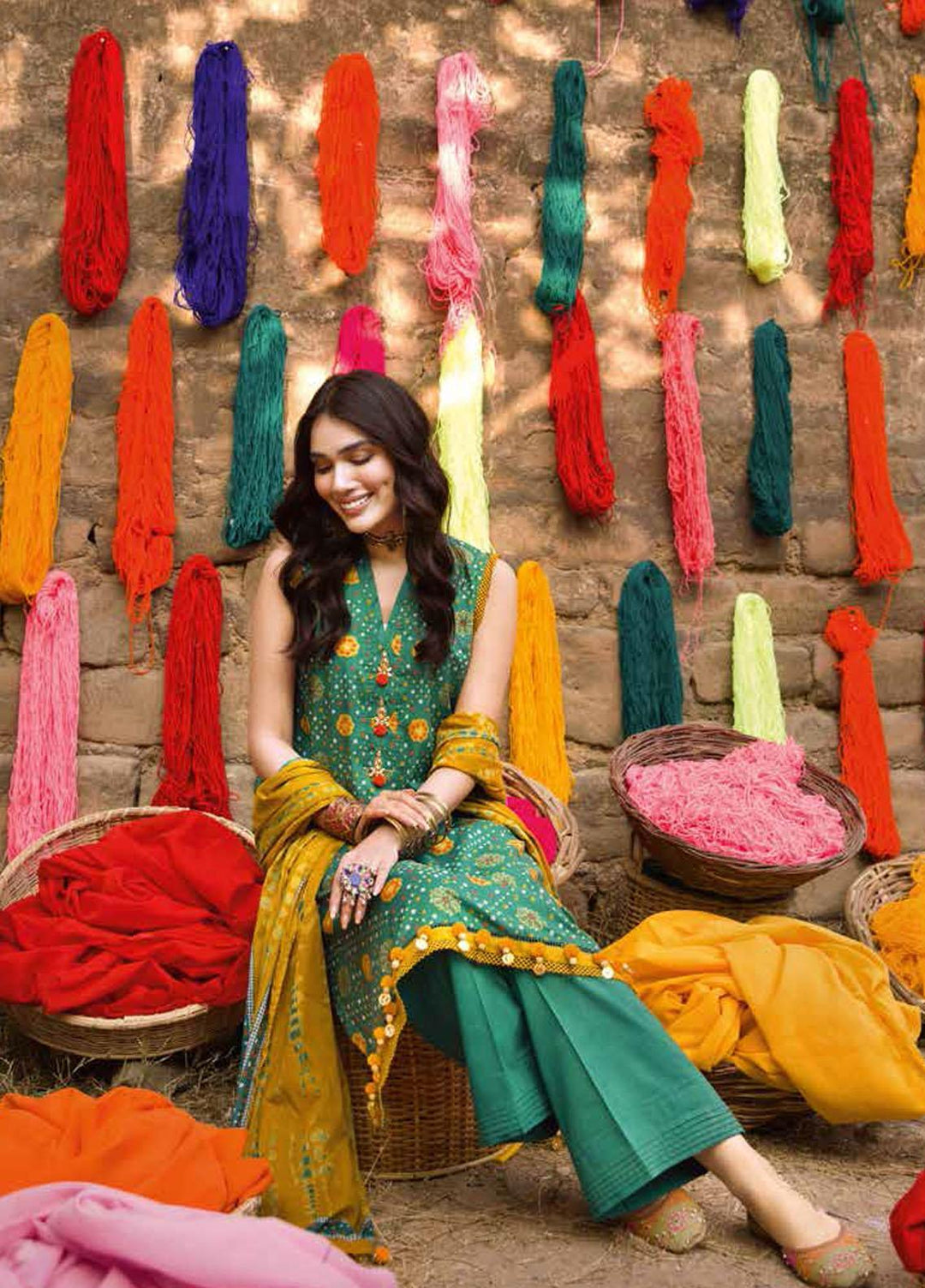 Gul Ahmed Printed Lawn Suits Unstitched 3 Piece GA22CHL CL-22050 A - Summer Lawn Collection