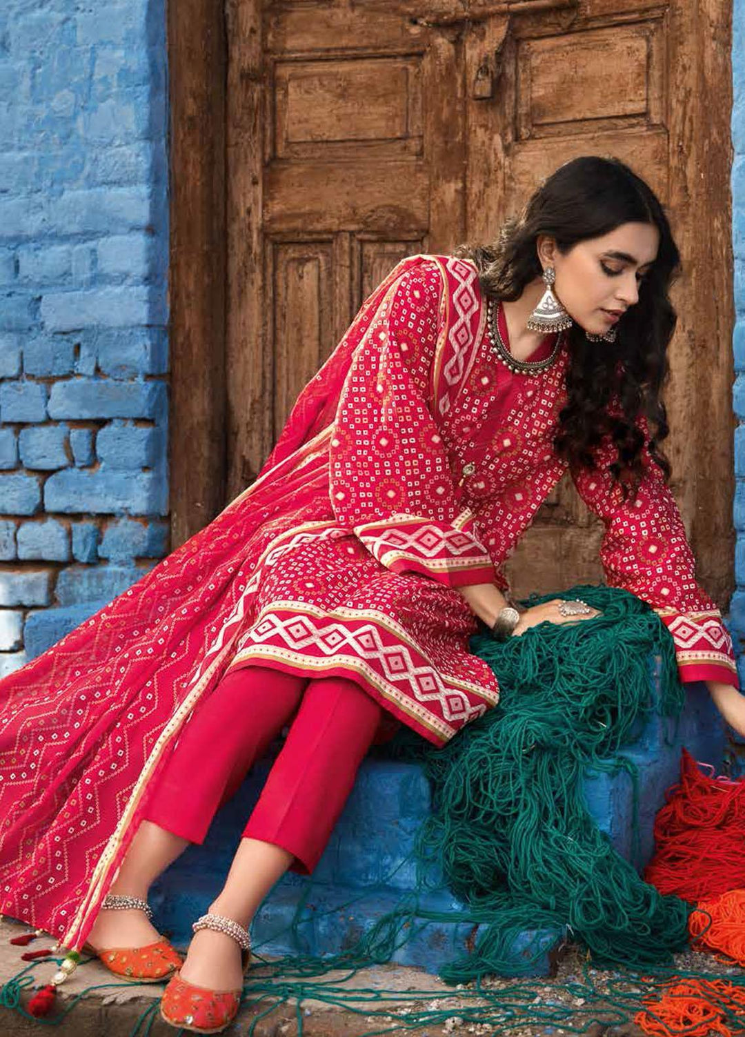 Gul Ahmed Printed Lawn Suits Unstitched 3 Piece GA22CHL CL-22055 A - Summer Lawn Collection