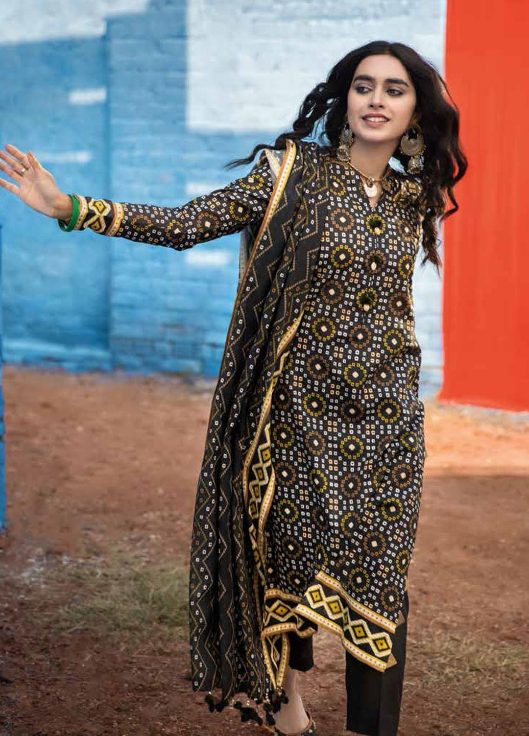 Gul Ahmed Printed Lawn Suits Unstitched 3 Piece GA22CHL CL-22055 B - Summer Lawn Collection