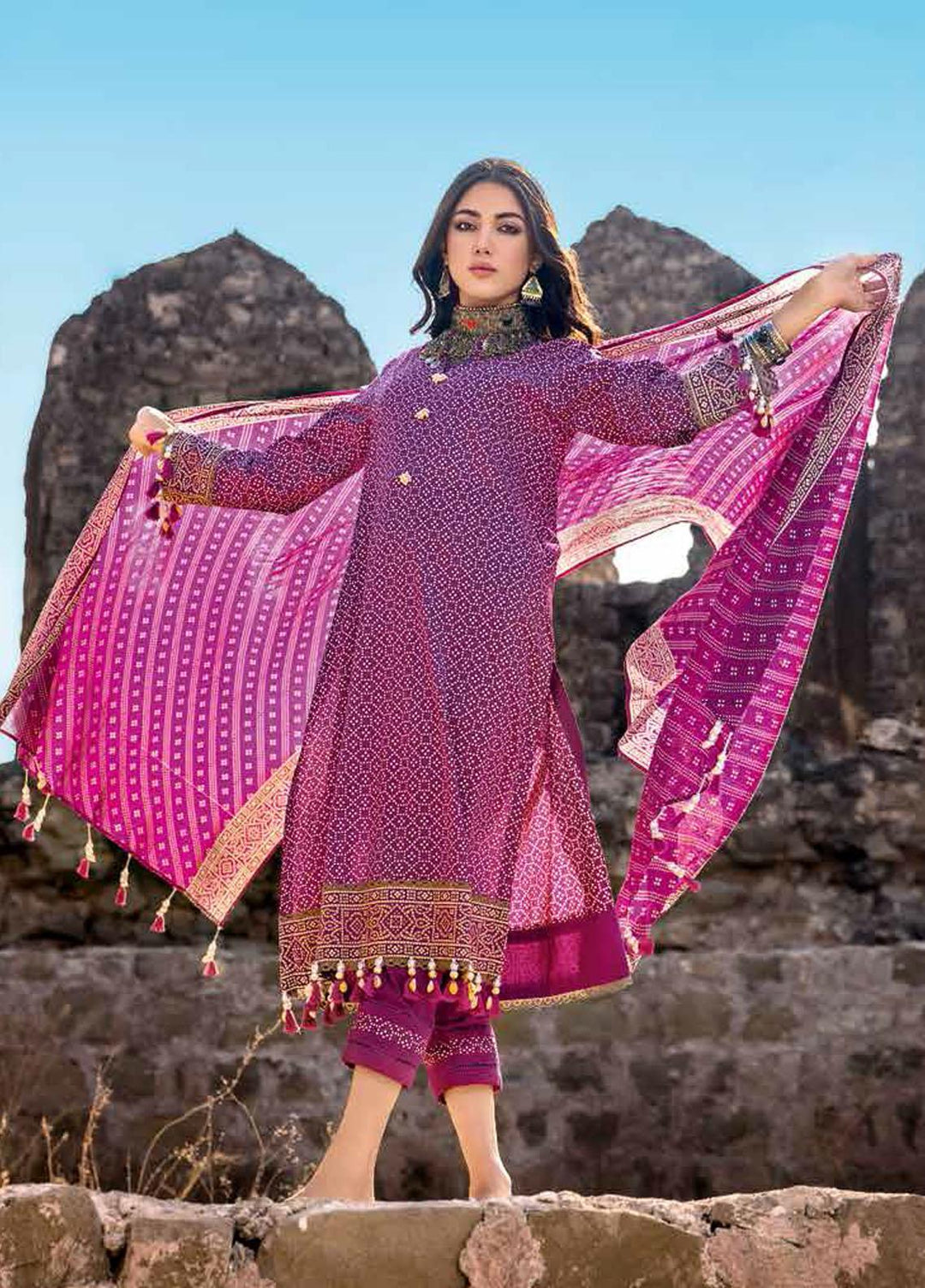 Gul Ahmed Printed Lawn Suits Unstitched 3 Piece GA22CHL CL-22057 B - Summer Lawn Collection