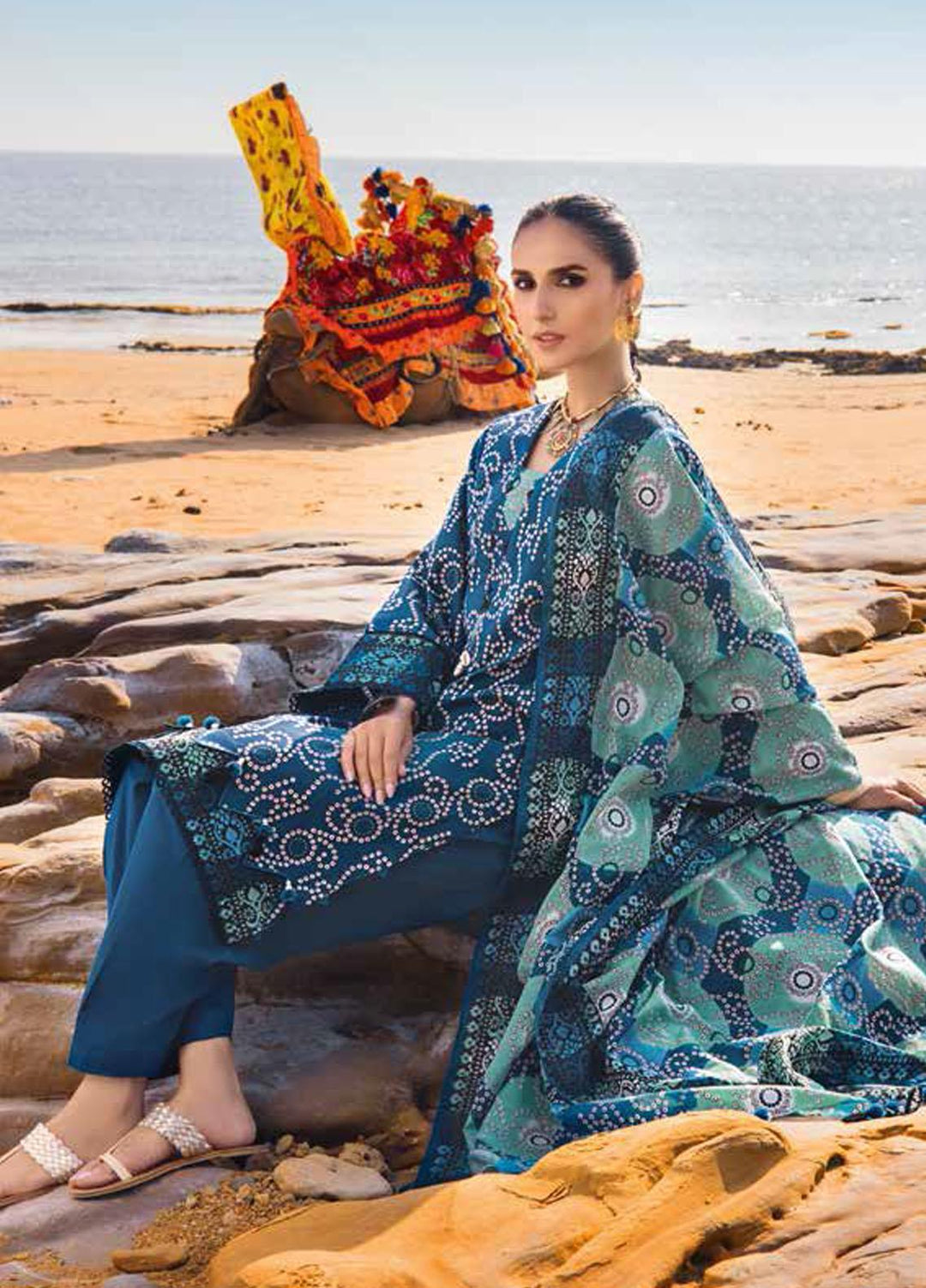 Gul Ahmed Printed Lawn Suits Unstitched 3 Piece GA22CHL CL-22058 B - Summer Lawn Collection