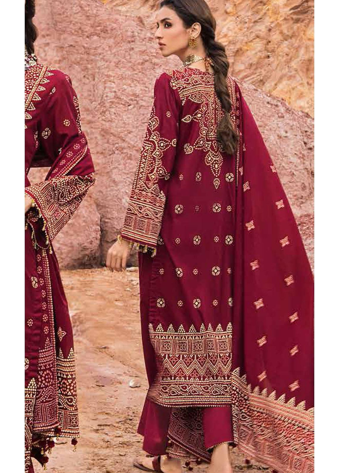 Gul Ahmed Printed Lawn Suits Unstitched 3 Piece GA22CHL CL-22135 B - Summer Lawn Collection