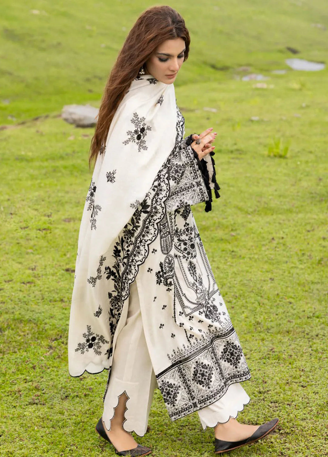 Gul Ahmed Embroidered Acrylic Suits Unstitched 3 Piece GA24WU AP-42006 - Winter Collection