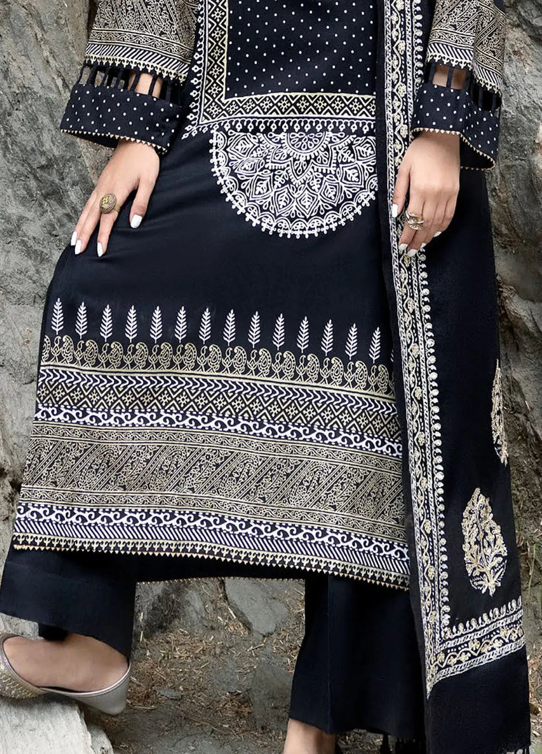 Gul Ahmed Embroidered Acrylic Suits Unstitched 3 Piece GA24WU AP-42021 - Winter Collection