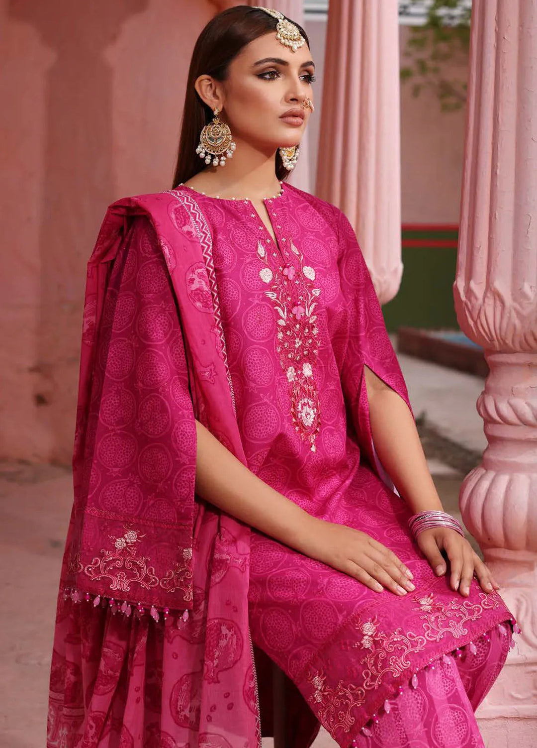 Gul Ahmed Embroidered Lawn Suits Unstitched 3 Piece GA24SU CL 42106 - Summer Collection