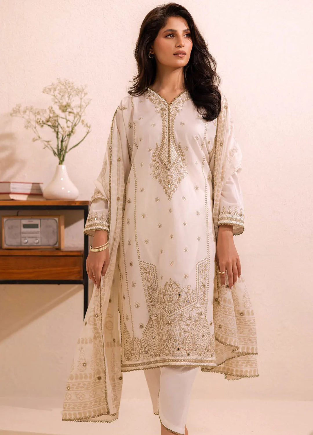 Gul Ahmed Embroidered Lawn Suits Unstitched 3 Piece GA24SU PC 42008 - Summer Collection