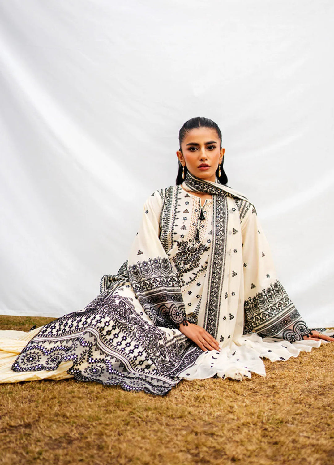 Gul Ahmed Embroidered Lawn Suits Unstitched 3 Piece GA25PL PM-52057 - Summer Collection