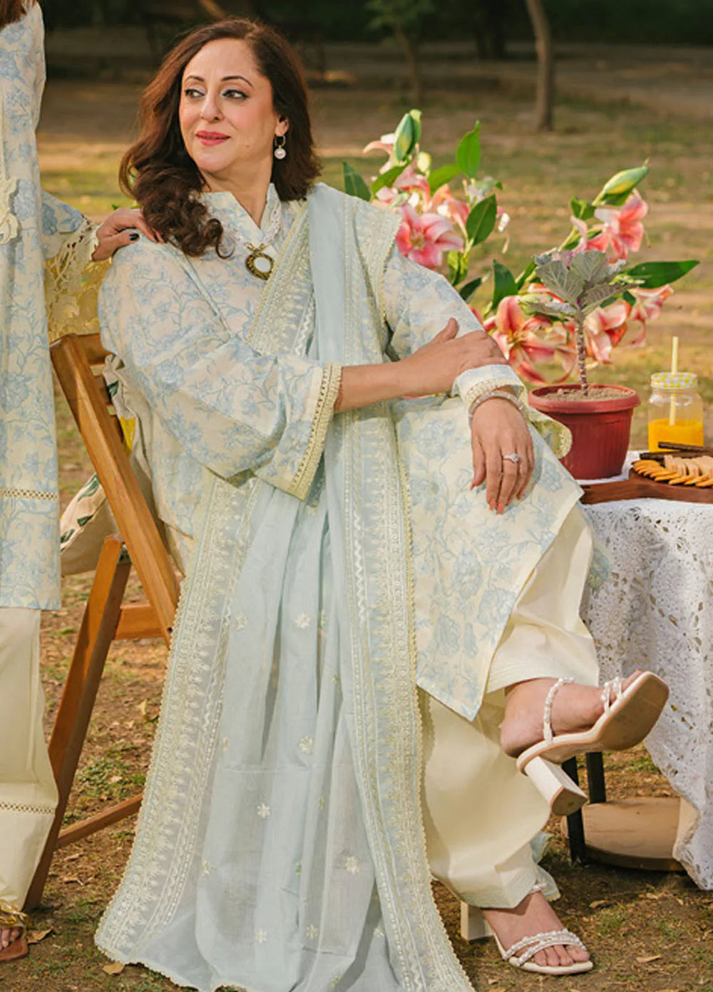 Gul Ahmed Embroidered Lawn Suits Unstitched 3 Piece GA25TM DN-52004 - Summer Collection