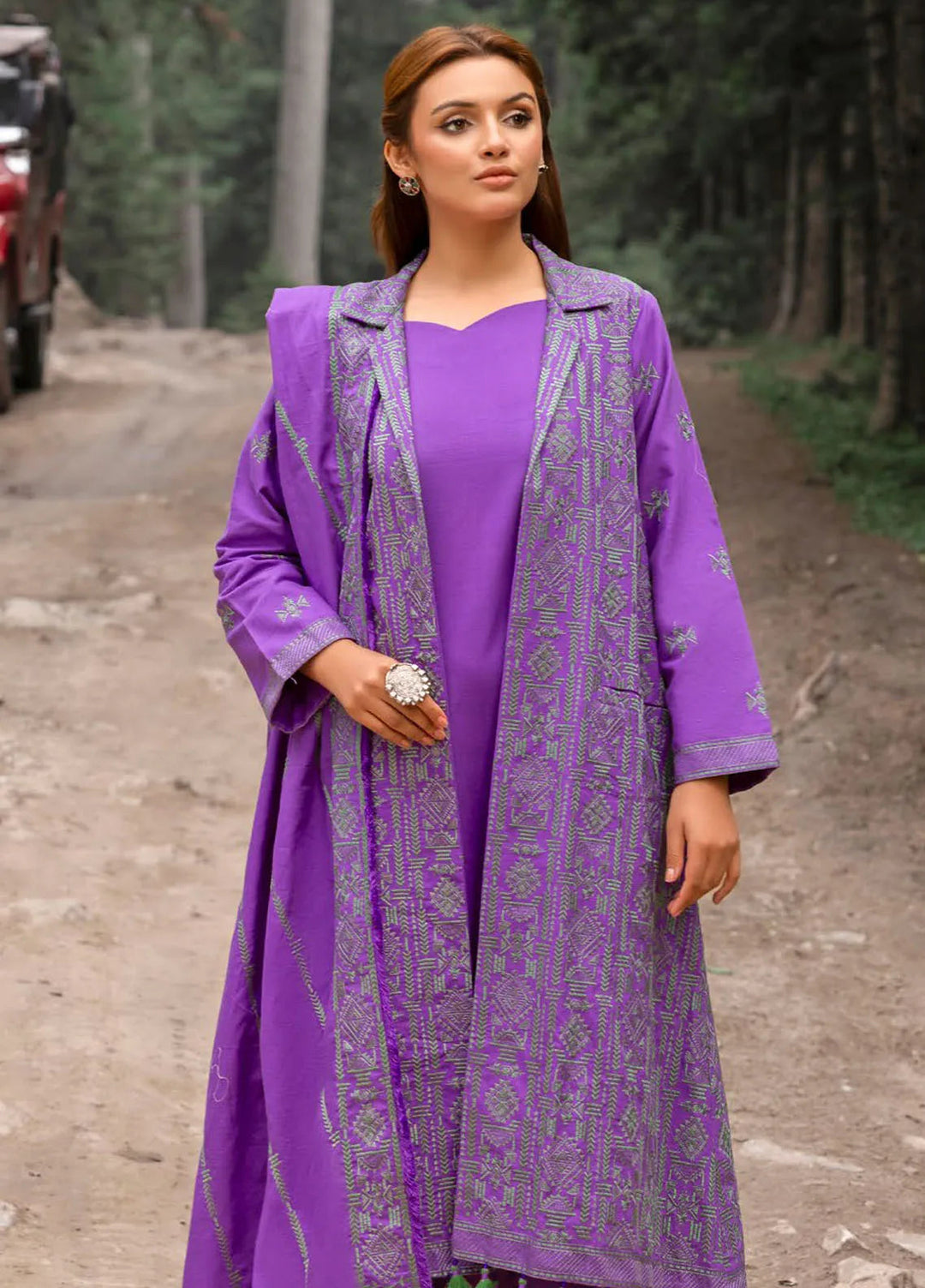 Gul Ahmed Embroidered Light Khaddar Suits Unstitched 3 Piece GA24UW K-42017 L - Winter Collection