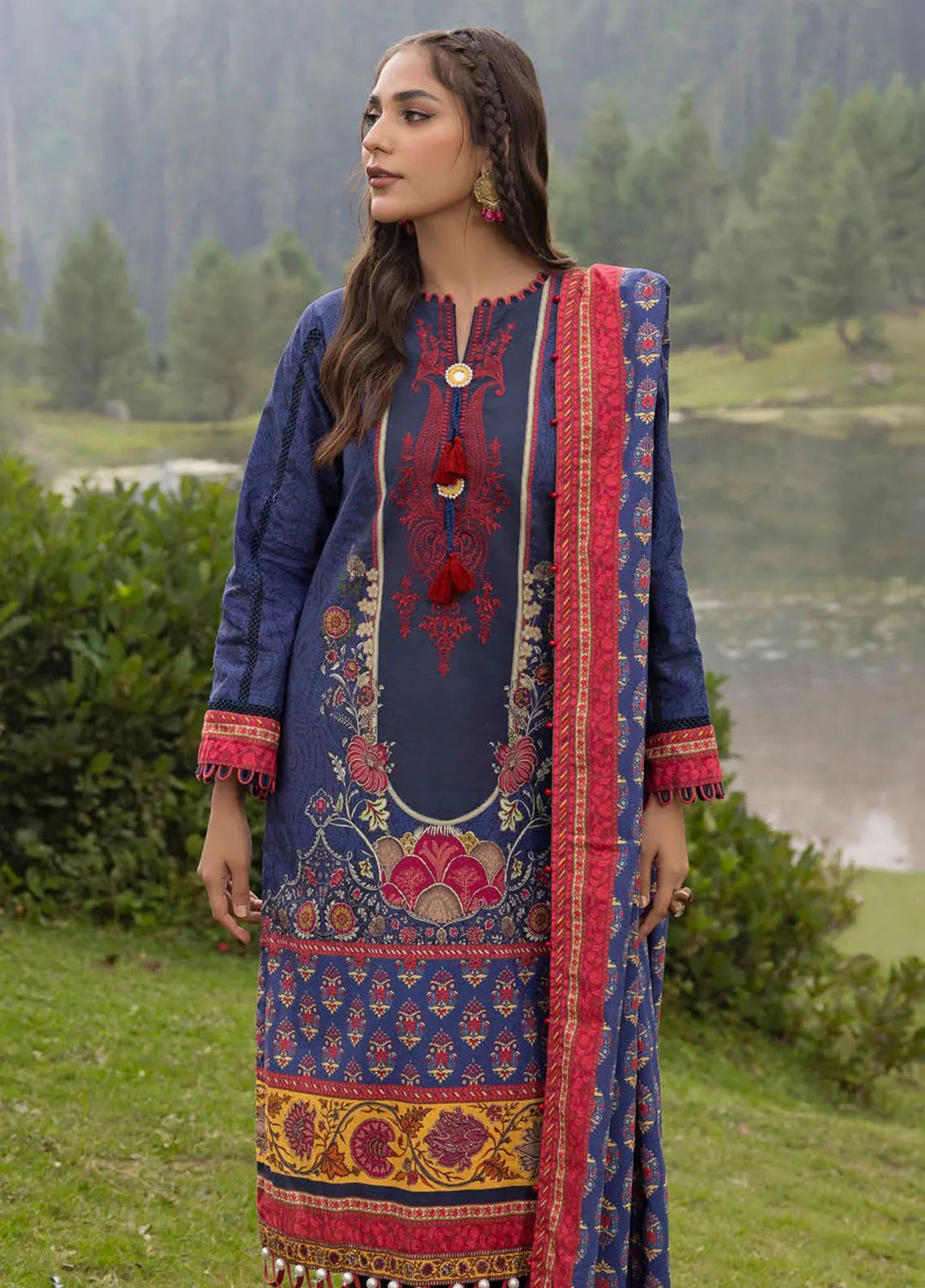 Gul Ahmed Embroidered Light Khaddar Suits Unstitched 3 Piece GA24UW K-42018 L - Winter Collection