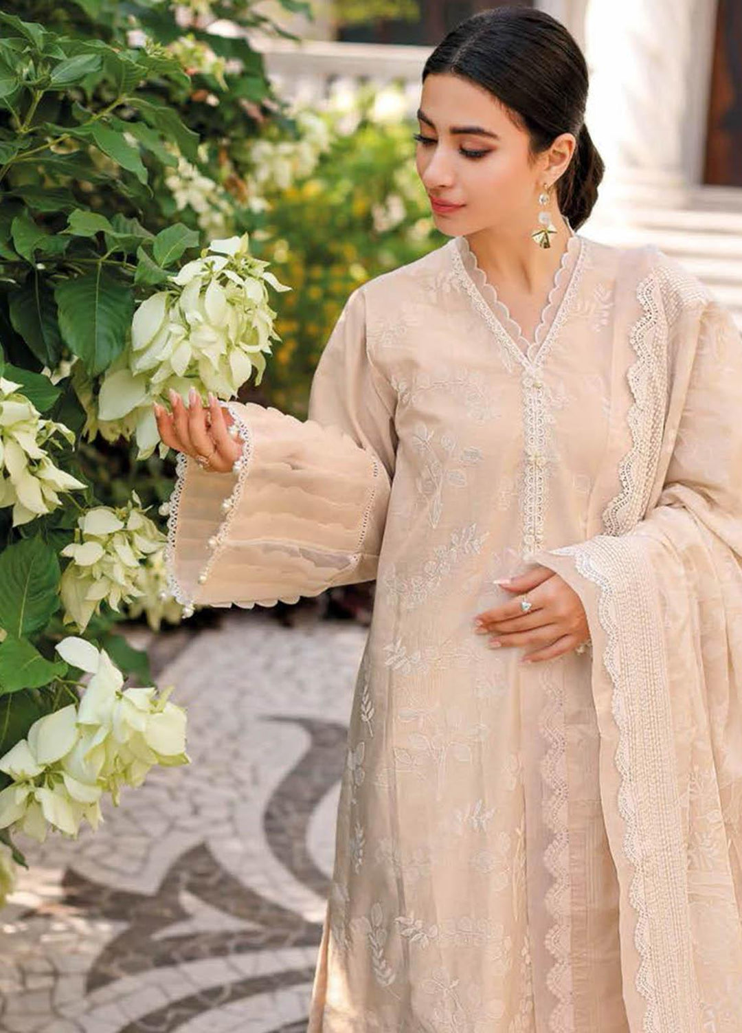 Essential Lawn By Gul Ahmed Embroidered Lawn Suits Unstitched 3 Piece GA23E CL-32142 - Summer Collection