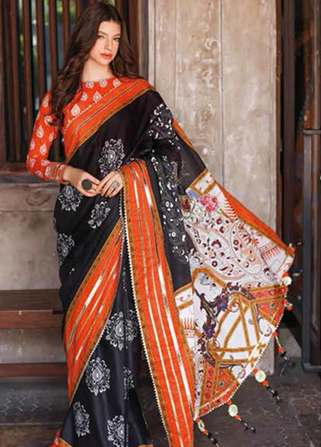 Essential Lawn By Gul Ahmed Printed Lawn  Unstitched Saree GA23E SR-32004 - Summer Collection