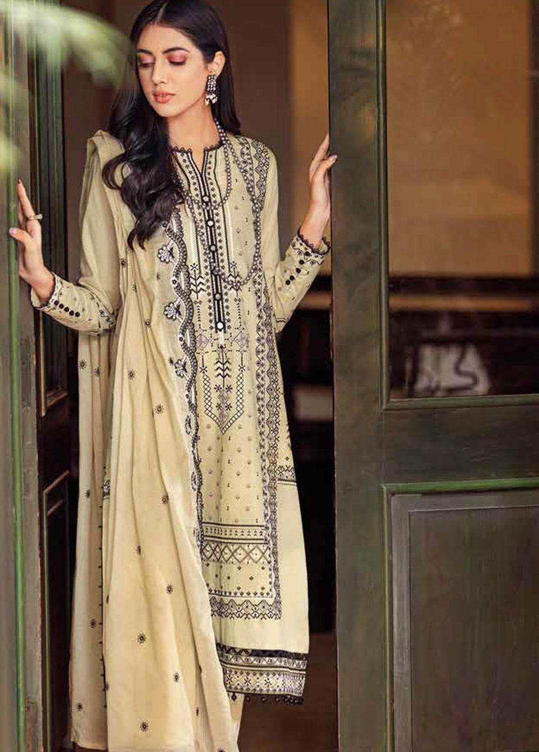 Gul Ahmed Embroidered Lawn Suits Unstitched 3 Piece GA22SB DN-22017 - Summer Collection