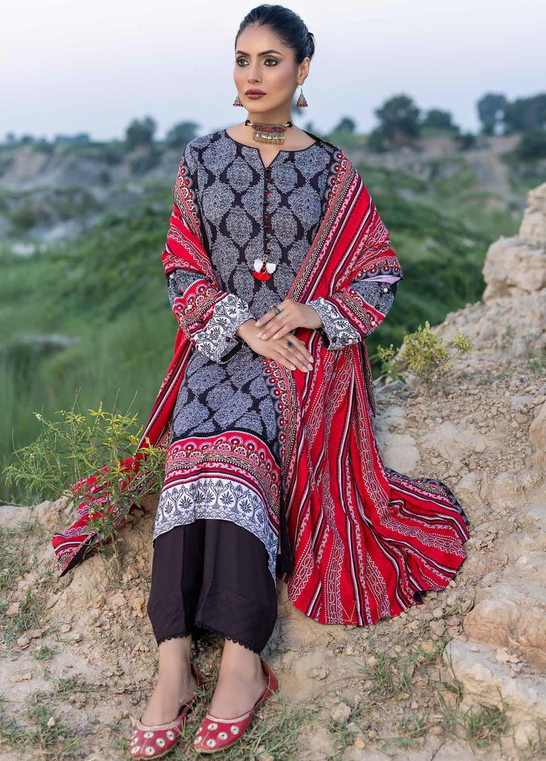 Gul Ahmed Printed Linen Suits Unstitched 3 Piece GA22LN LT-22008A - Winter Collection