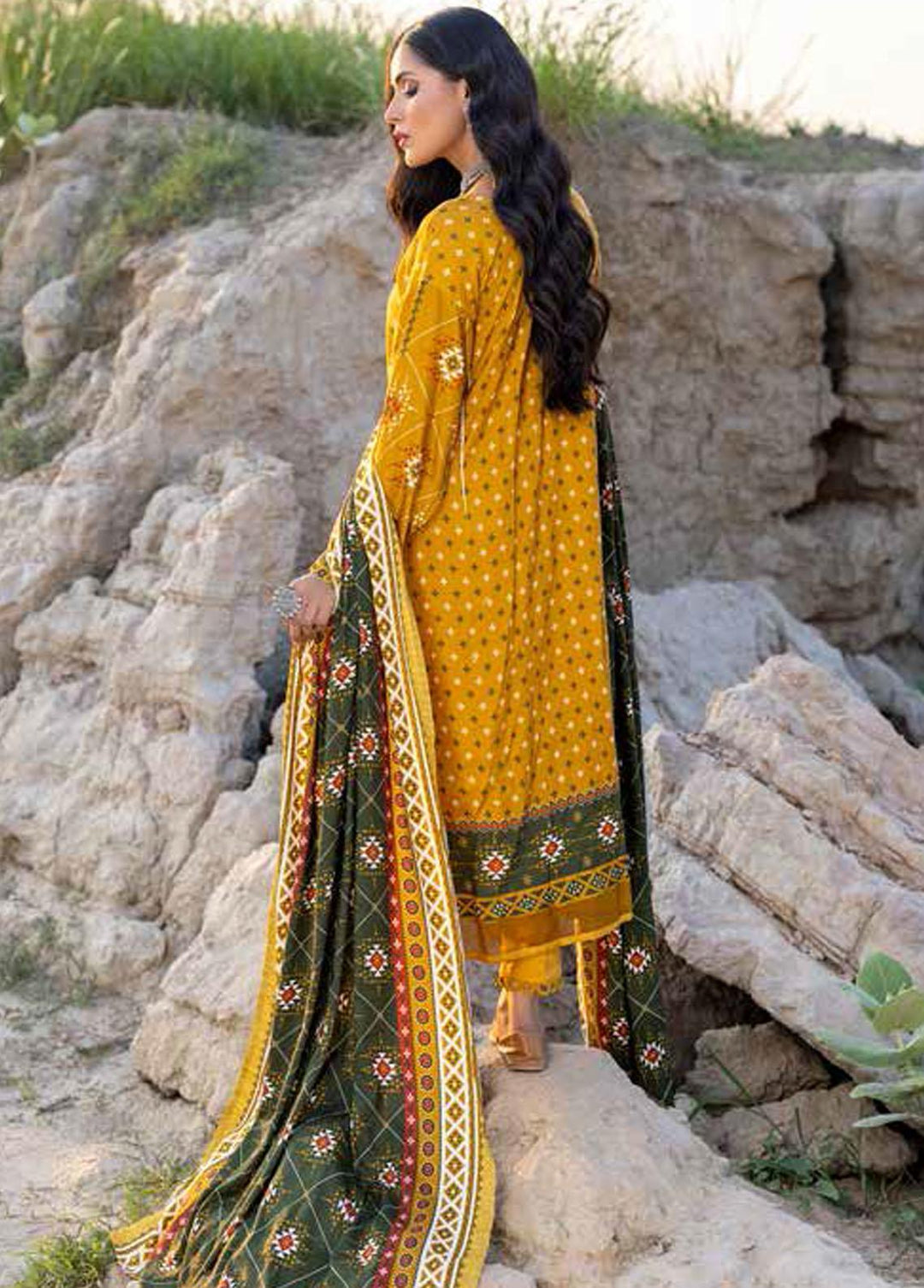 Gul Ahmed Printed Linen Suits Unstitched 3 Piece GA22LN LT-22014B - Winter Collection