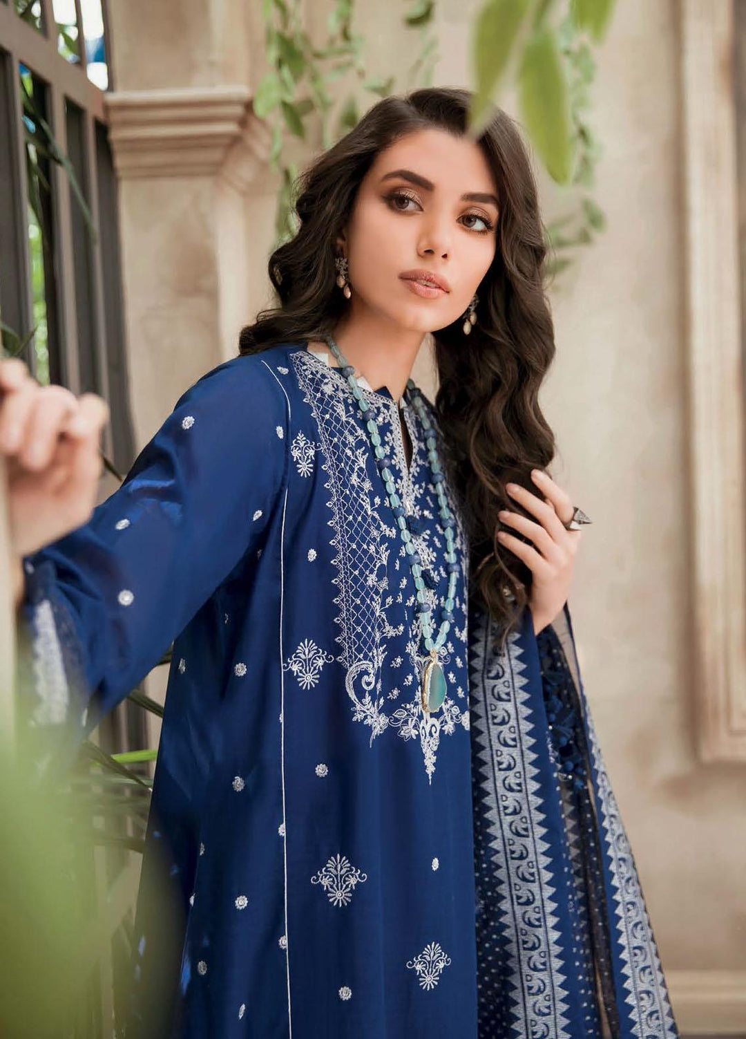 Gul Ahmed Embroidered Lawn Suits Unstitched 3 Piece GA22LF FE22009 - Luxury Eid Collection