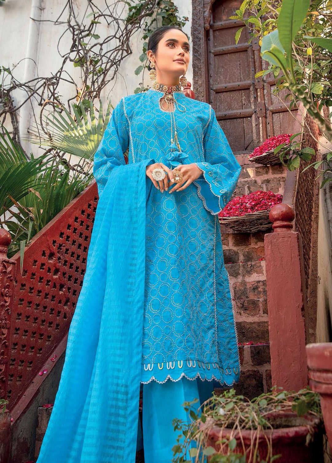 Gul Ahmed Embroidered Lawn Suits Unstitched 3 Piece GA22LF FE22020 - Luxury Eid Collection