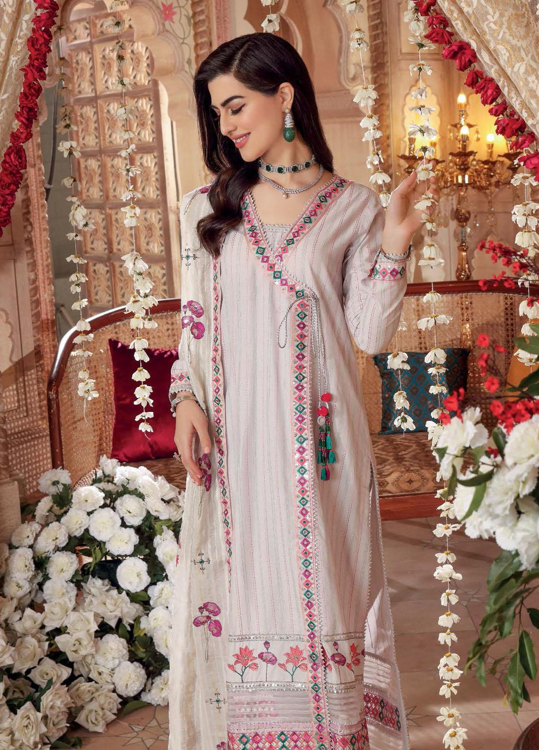 Gul Ahmed Embroidered Lawn Suits Unstitched 3 Piece GA22LF FE22043 - Luxury Eid Collection