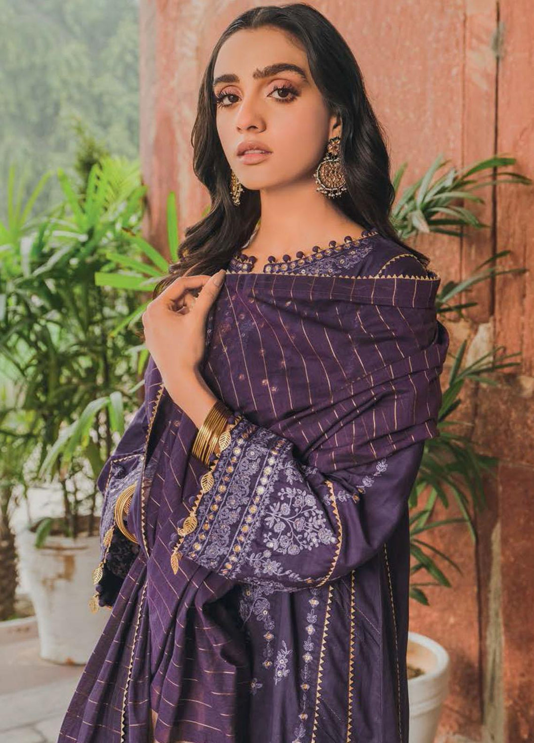 Gul Ahmed Embroidered Lawn Suits Unstitched 3 Piece GA22LF FE22024 - Luxury Eid Collection