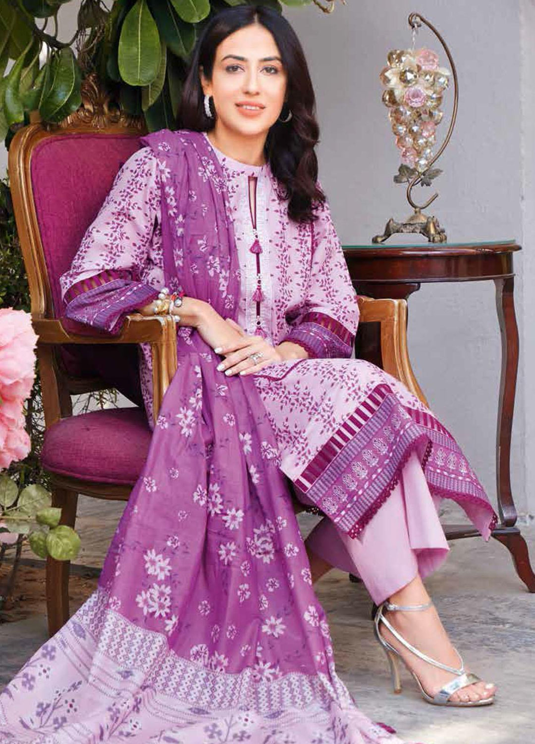 Gul Ahmed Embroidered Lawn Suits Unstitched 3 Piece GA22ML CL-22022 - Summer Collection
