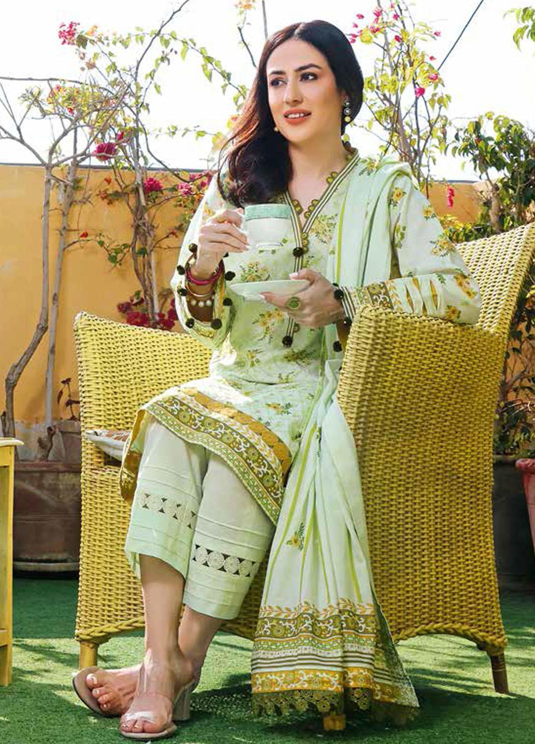 Gul Ahmed Embroidered Lawn Suits Unstitched 3 Piece GA22ML CL-22023 - Summer Collection