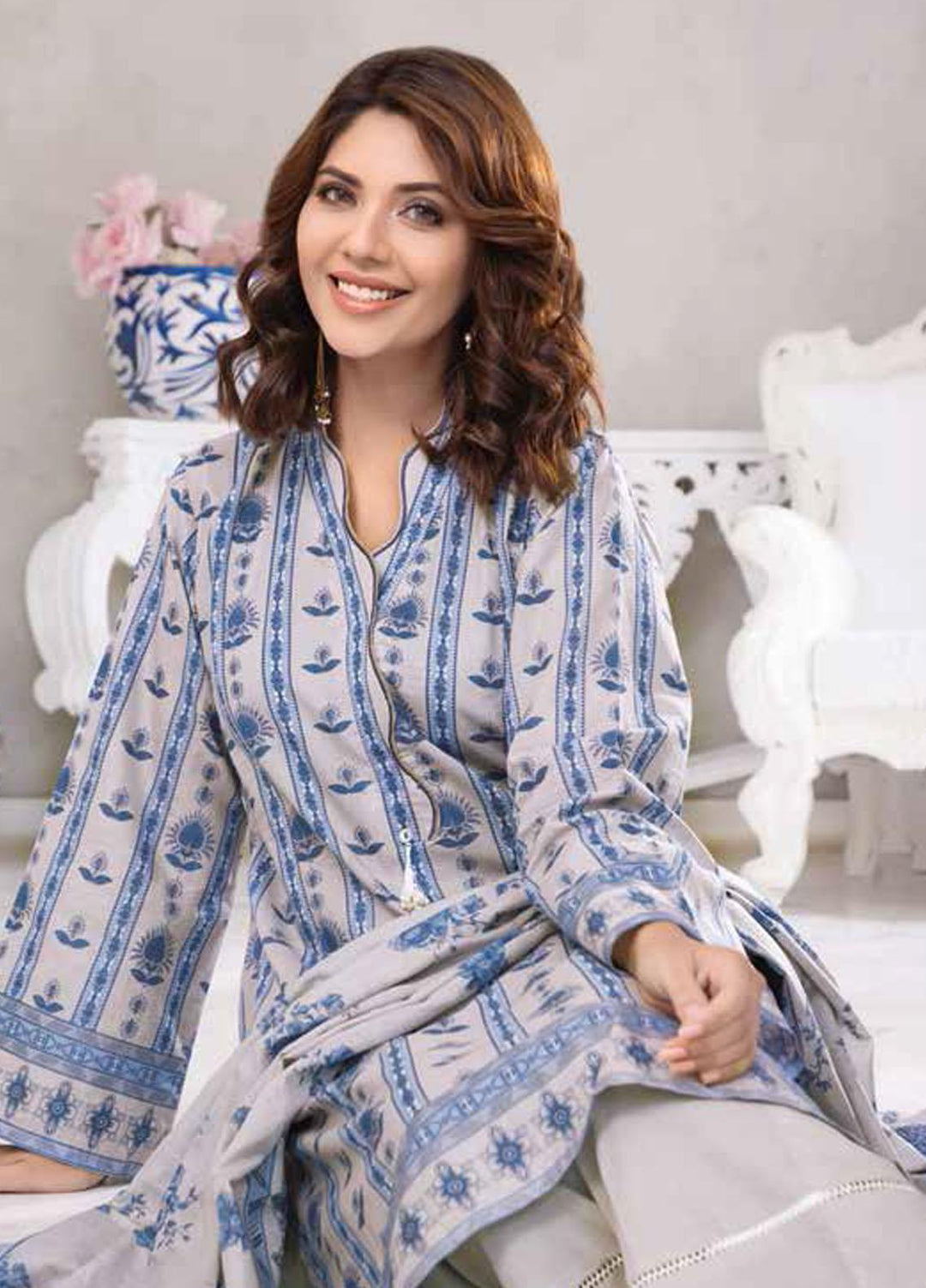 Gul Ahmed Printed Lawn Suits Unstitched 3 Piece GA22ML CL-22138 B - Summer Collection