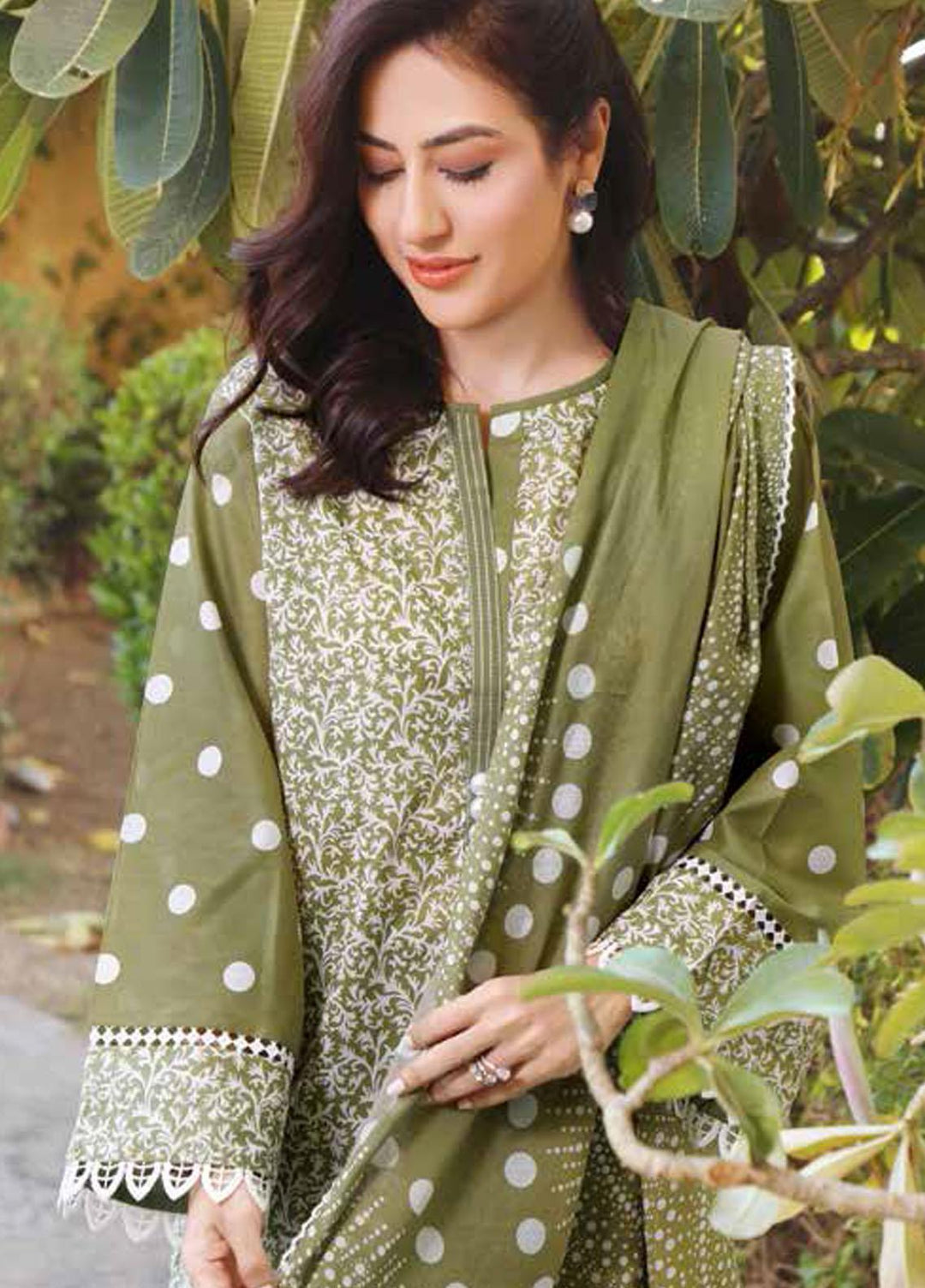 Gul Ahmed Printed Lawn Suits Unstitched 3 Piece GA22ML CL-22189 B - Summer Collection