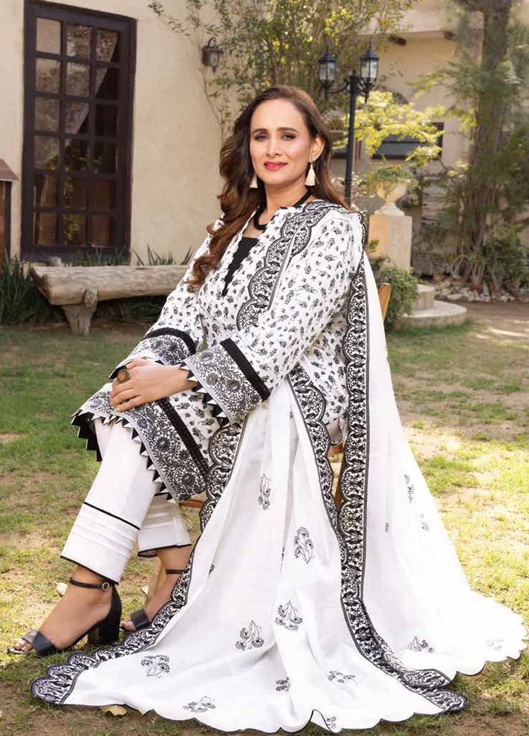 Gul Ahmed Embroidered Lawn Suits Unstitched 3 Piece GA22ML DM-22007 - Summer Collection