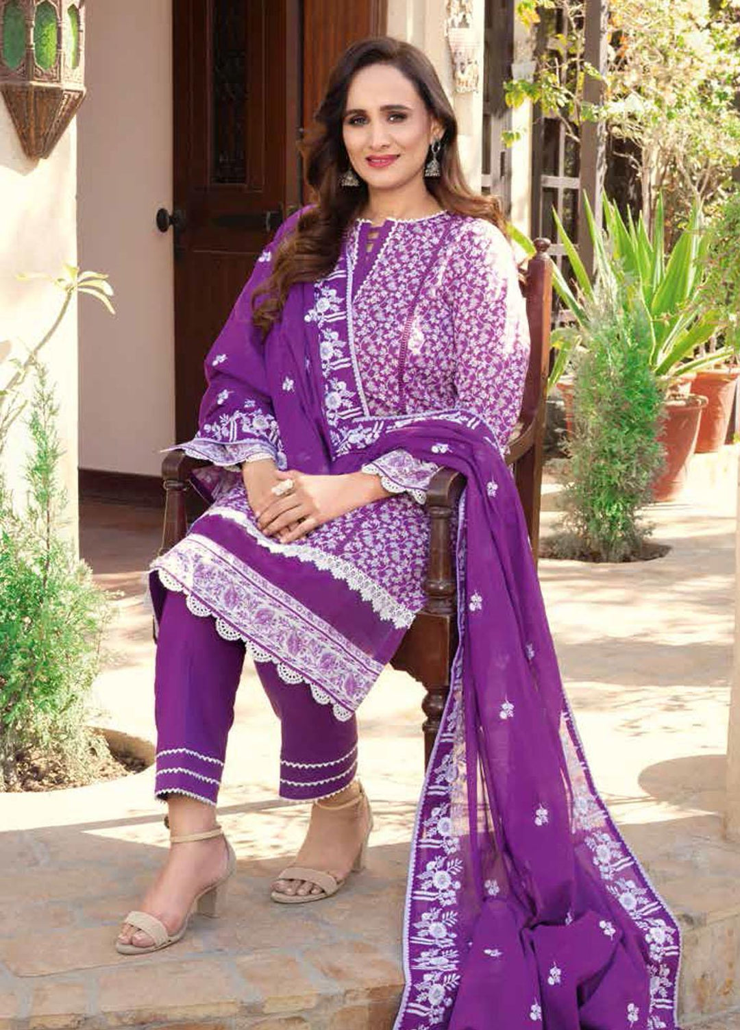 Gul Ahmed Embroidered Lawn Suits Unstitched 3 Piece GA22ML DM-22013 - Summer Collection