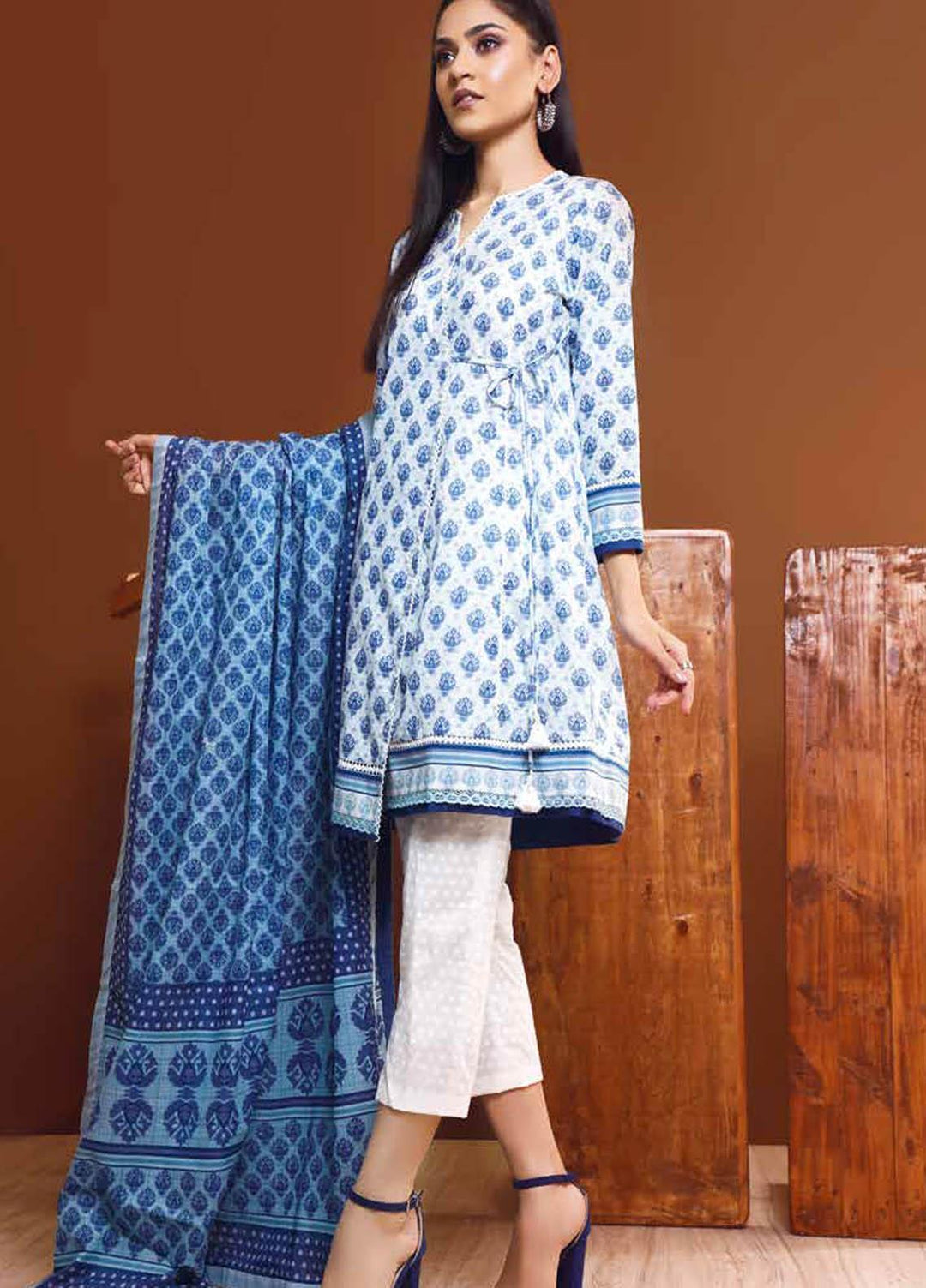 Gul Ahmed Printed Lawn Suits Unstitched 3 Piece GA21M CL-1051 A - Summer Collection