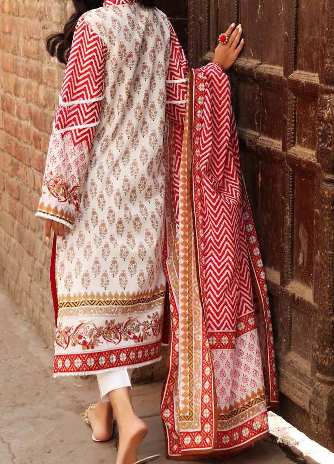 Organic By Gul Ahmed Printed Lawn Suits Unstitched 3 Piece GA21O CL1279B - Summer Collection