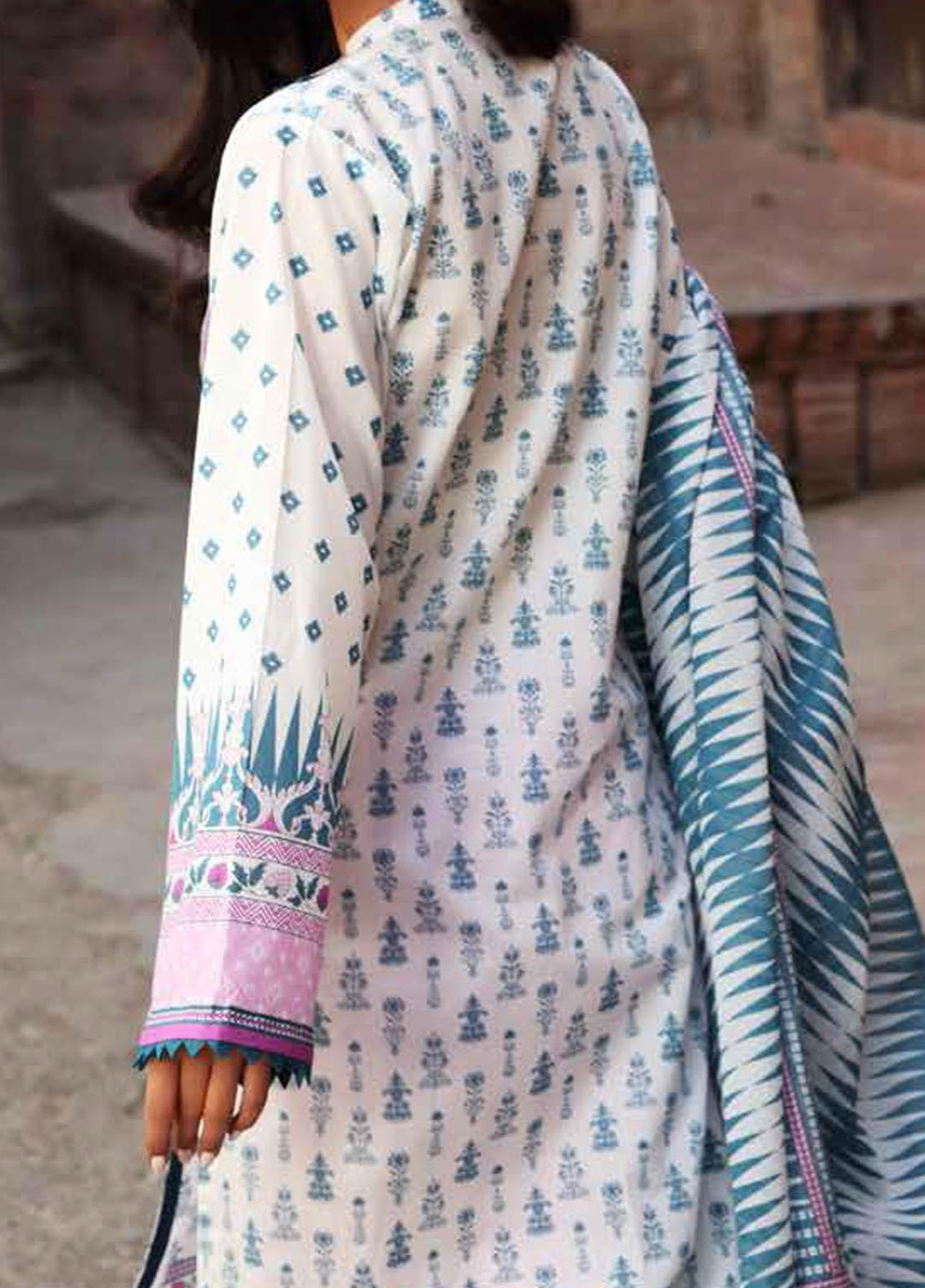 Organic By Gul Ahmed Printed Lawn Suits Unstitched 3 Piece GA21O CL1315B - Summer Collection