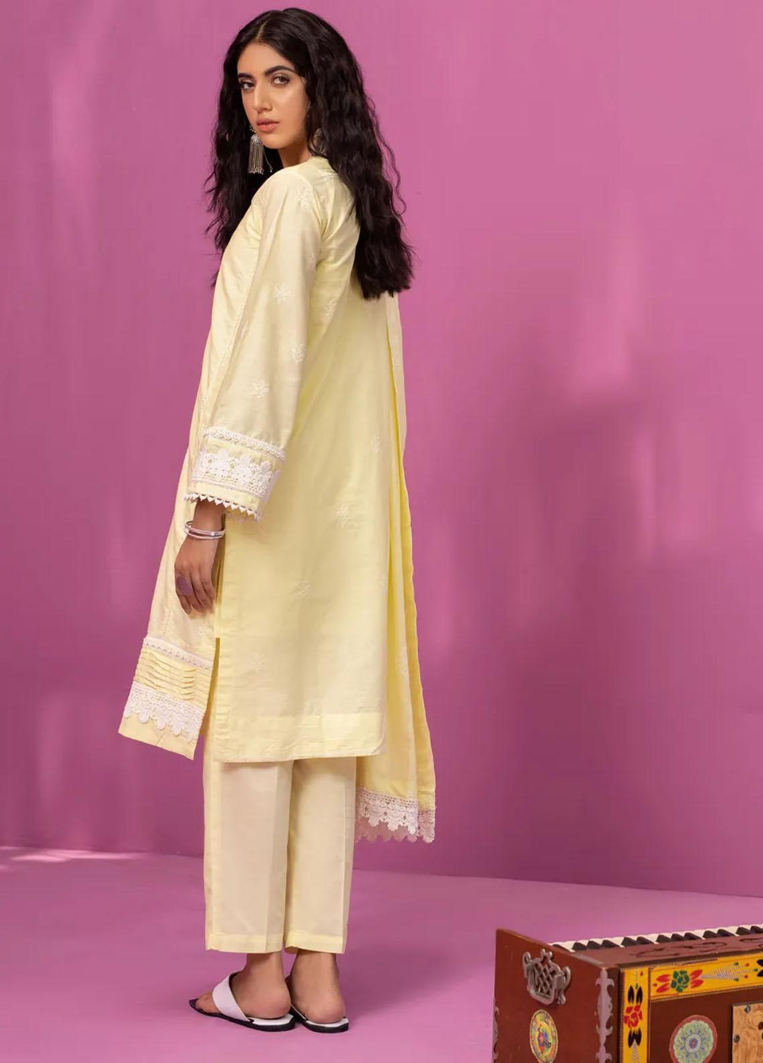 Gul Ahmed Pret Embroidered Lawn 2 Piece GA21P WGK-LWS-DE-405