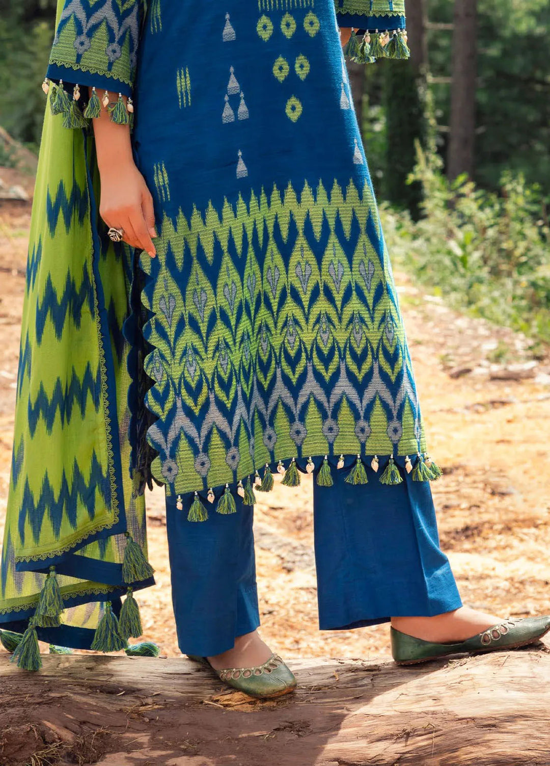 Gul Ahmed Printed Jacquard Suits Unstitched 3 Piece GA24UW MJ-42053 - Winter Collection