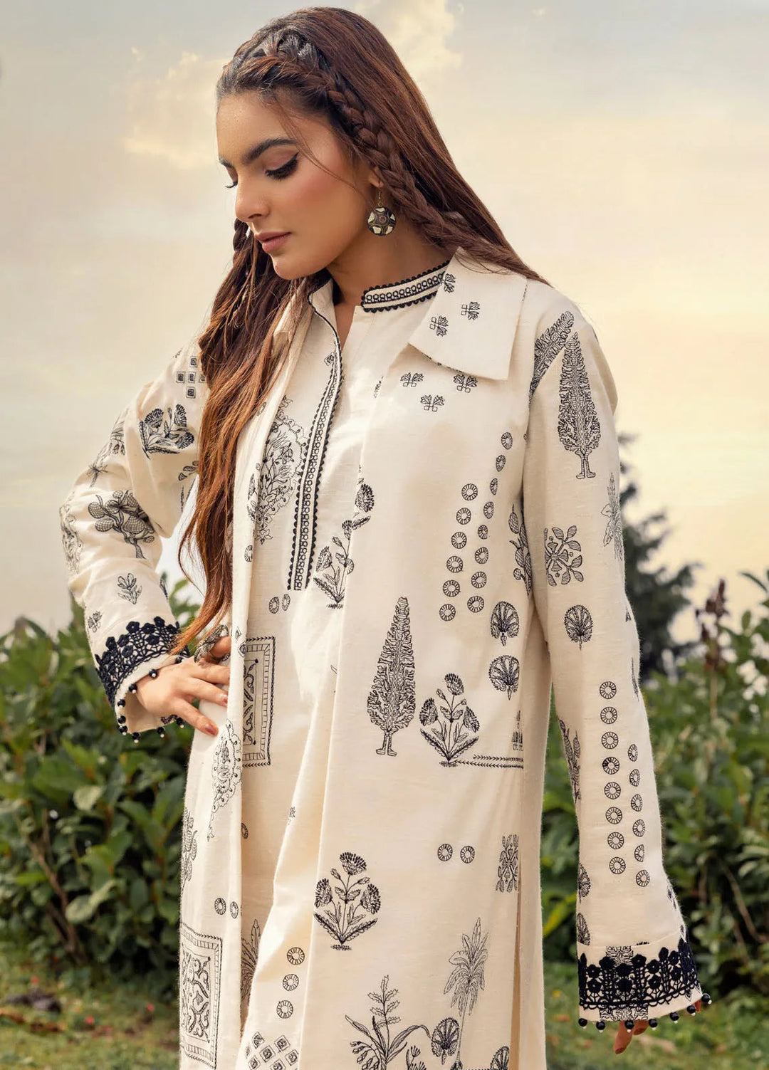 Gul Ahmed Printed Khaddar Suits Unstitched 3 Piece GA24UW K-42002 T - Winter Collection