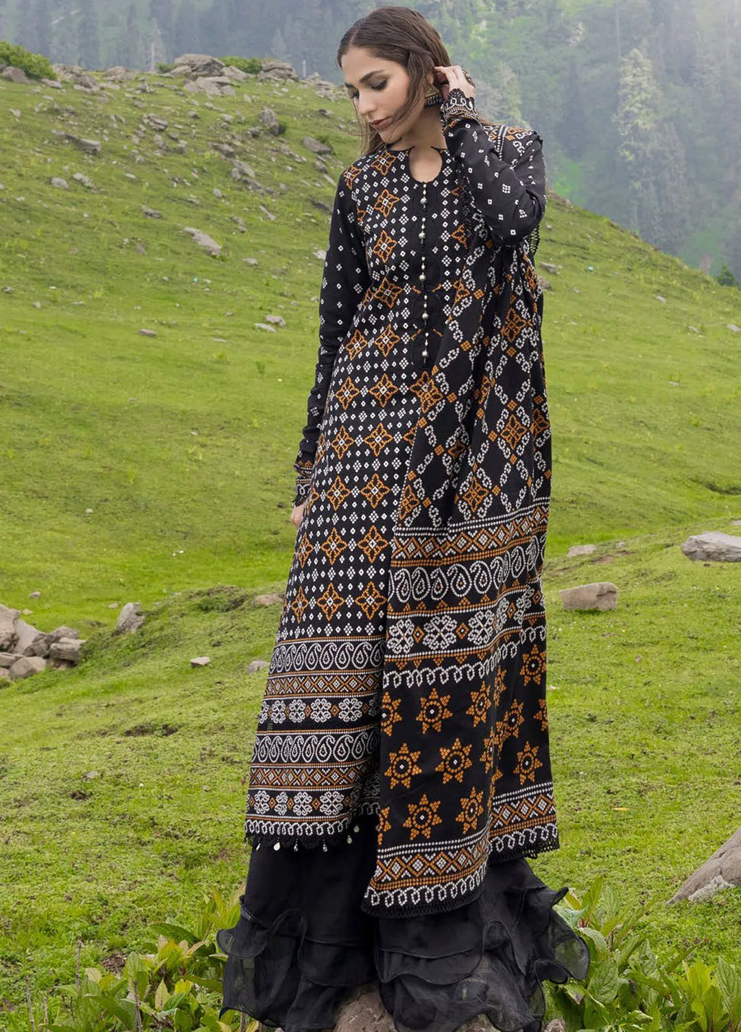Gul Ahmed Printed Khaddar Suits Unstitched 3 Piece GA24UW K-42003 T - Winter Collection