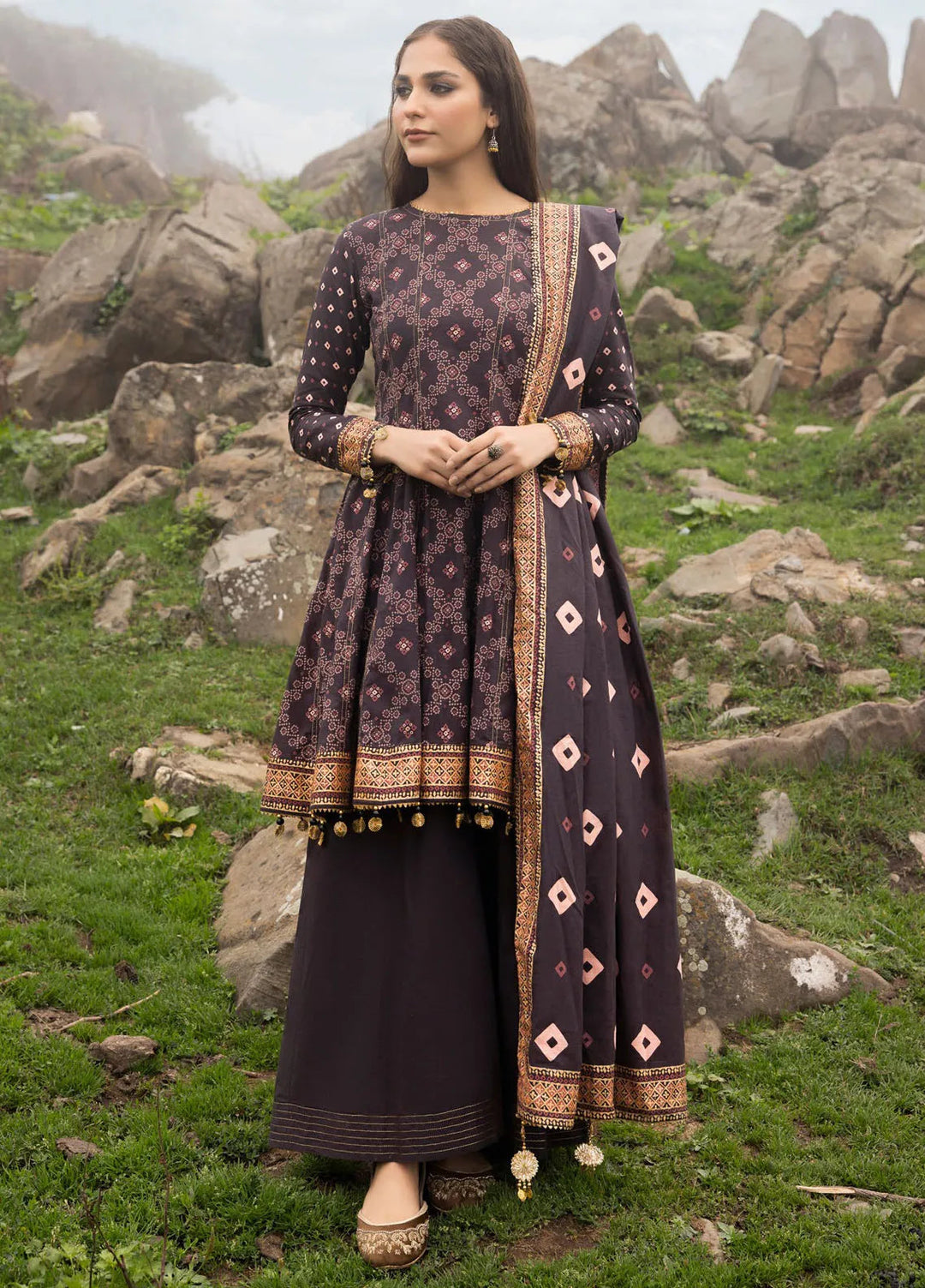 Gul Ahmed Printed Khaddar Suits Unstitched 3 Piece GA24UW K-42004 T - Winter Collection