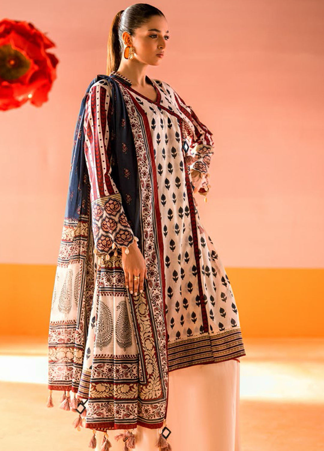 Gul Ahmed Printed Lawn Suits Unstitched 3 Piece CL62014 - Summer Collection