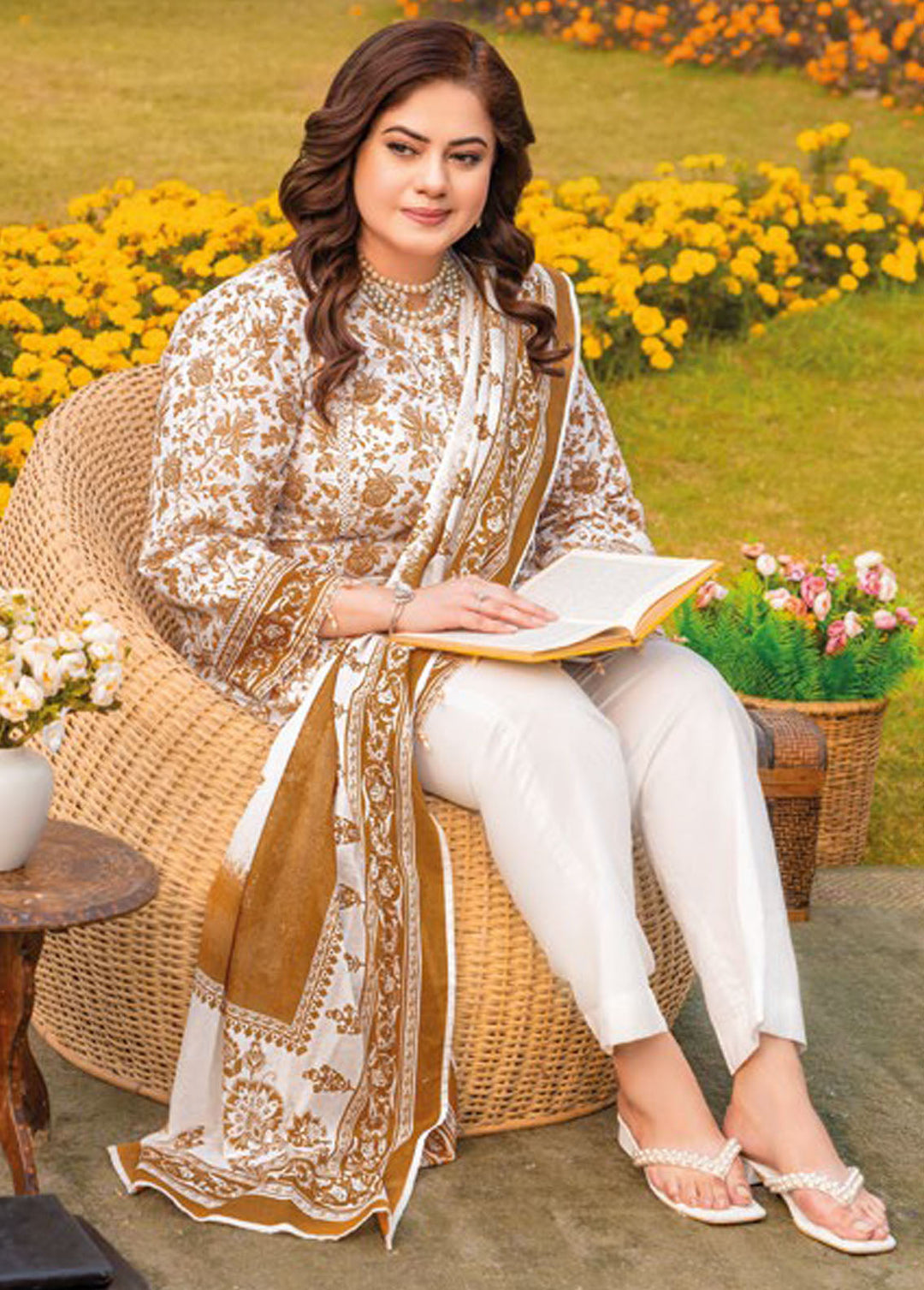 Gul Ahmed Printed Lawn Suits Unstitched 3 Piece GA24MT CL 42193 A - Summer Collection
