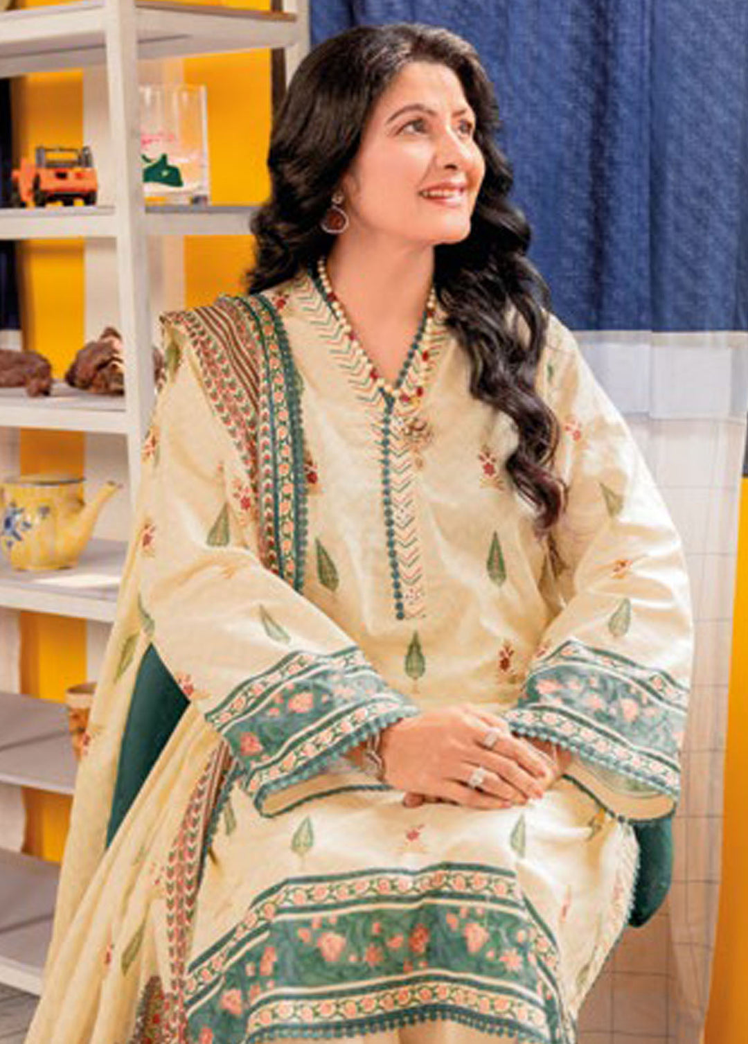 Gul Ahmed Printed Lawn Suits Unstitched 3 Piece GA24MT CL 42196 B - Summer Collection