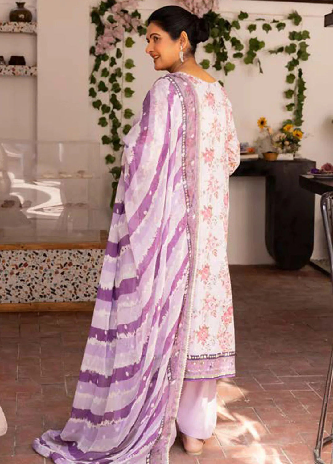 Gul Ahmed Printed Lawn Suits Unstitched 3 Piece GA24SU BM 42023 - Summer Collection