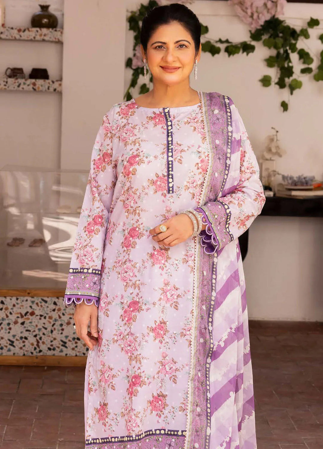 Gul Ahmed Printed Lawn Suits Unstitched 3 Piece GA24SU BM 42023 - Summer Collection