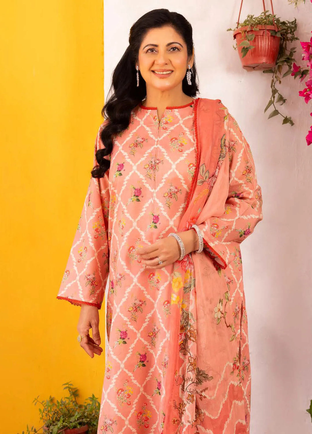 Gul Ahmed Printed Lawn Suits Unstitched 3 Piece GA24SU BM 42025 - Summer Collection