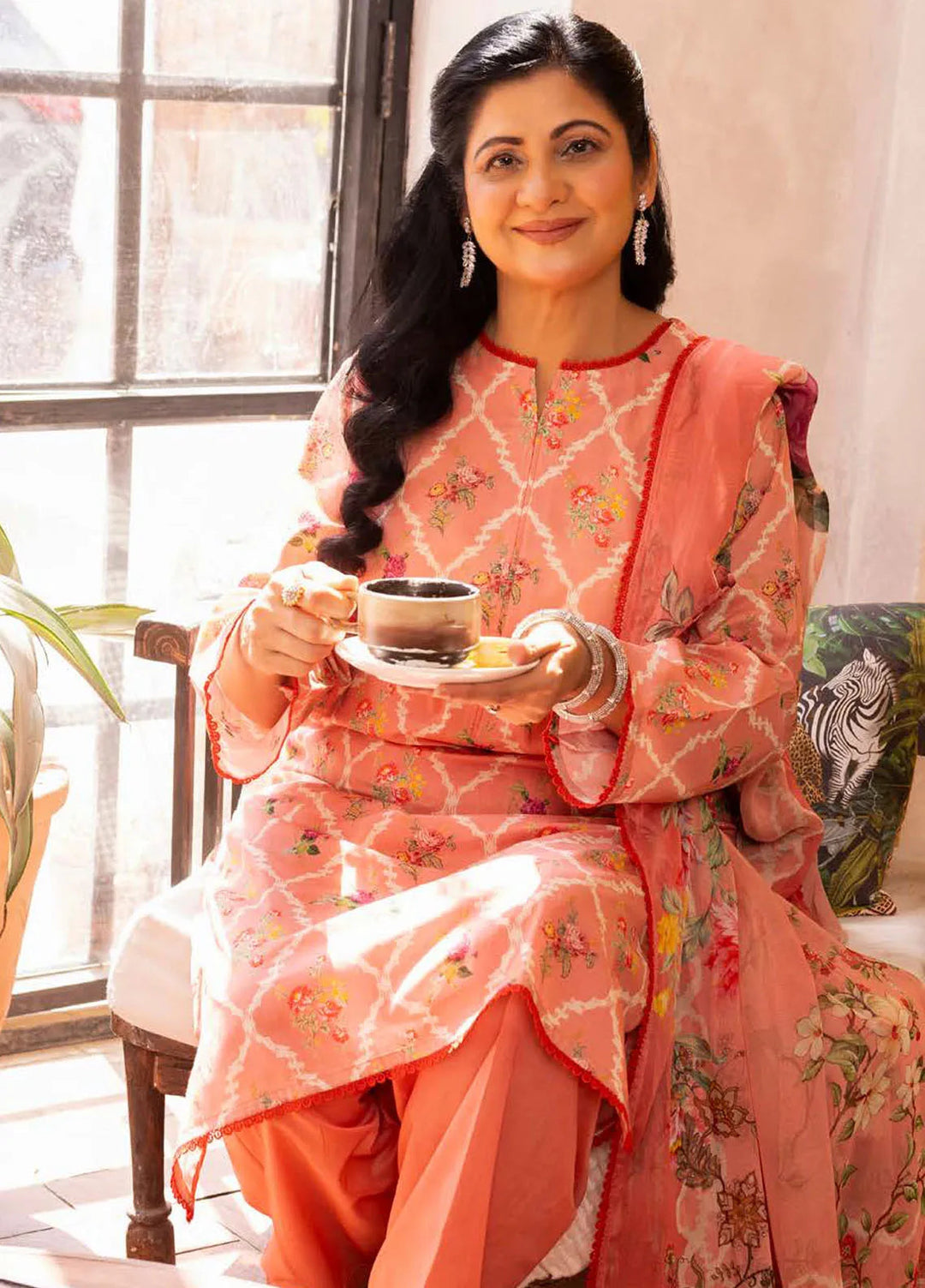 Gul Ahmed Printed Lawn Suits Unstitched 3 Piece GA24SU BM 42025 - Summer Collection